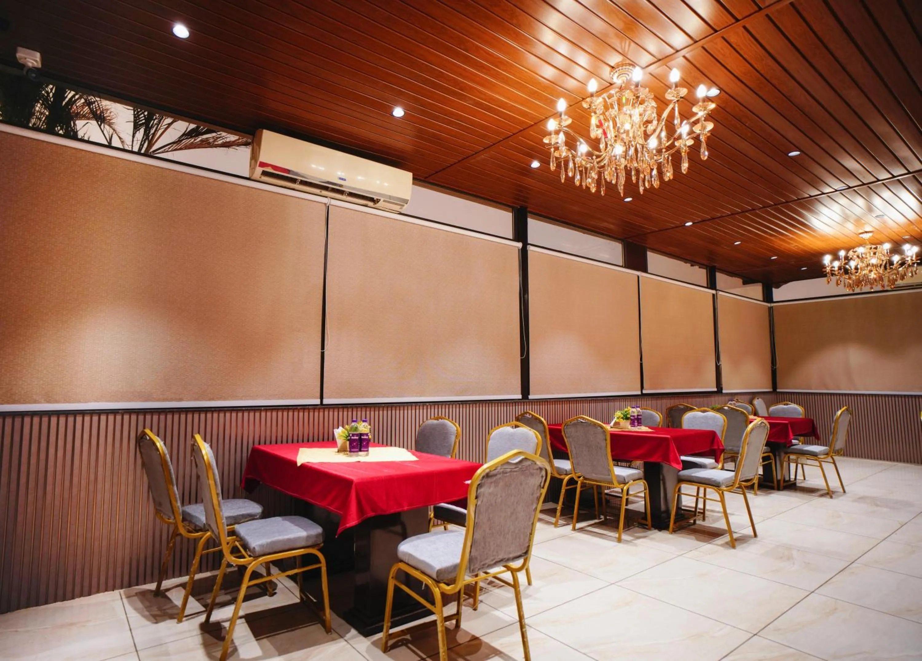 Hari's Court Inns & Hotels