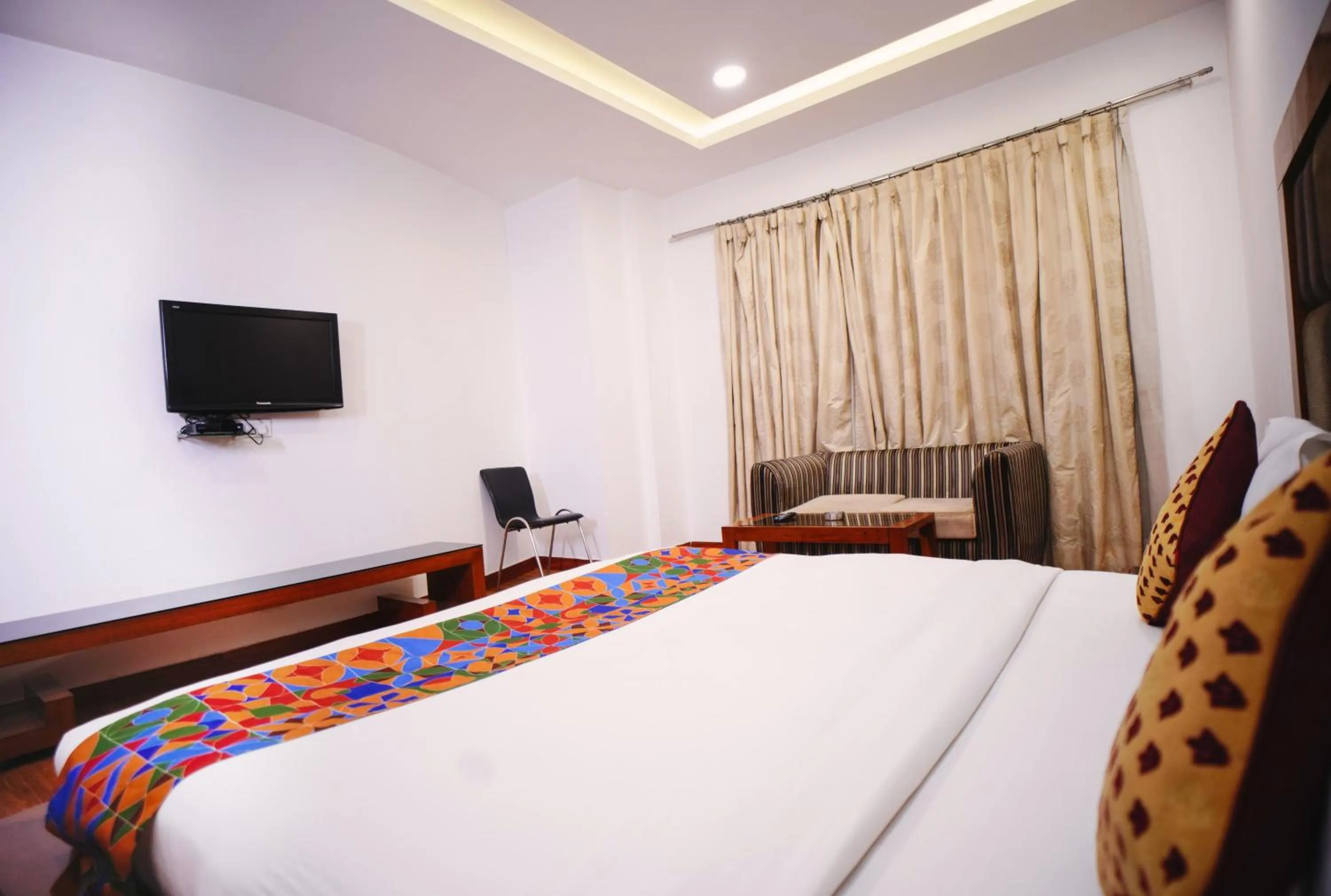 Bed in Hari's Court Inns & Hotels