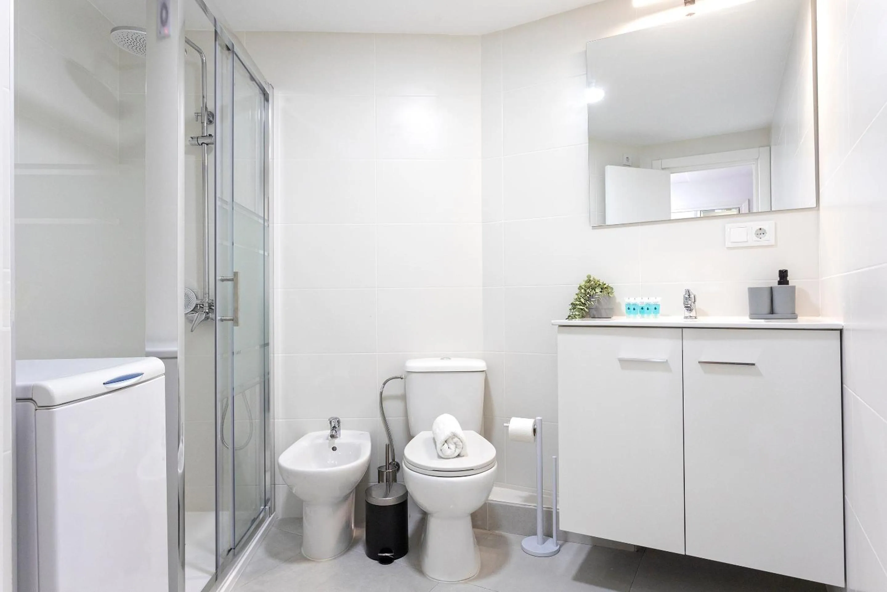 Shower in Sunstay Cozy Flat I Benalmadena Costa