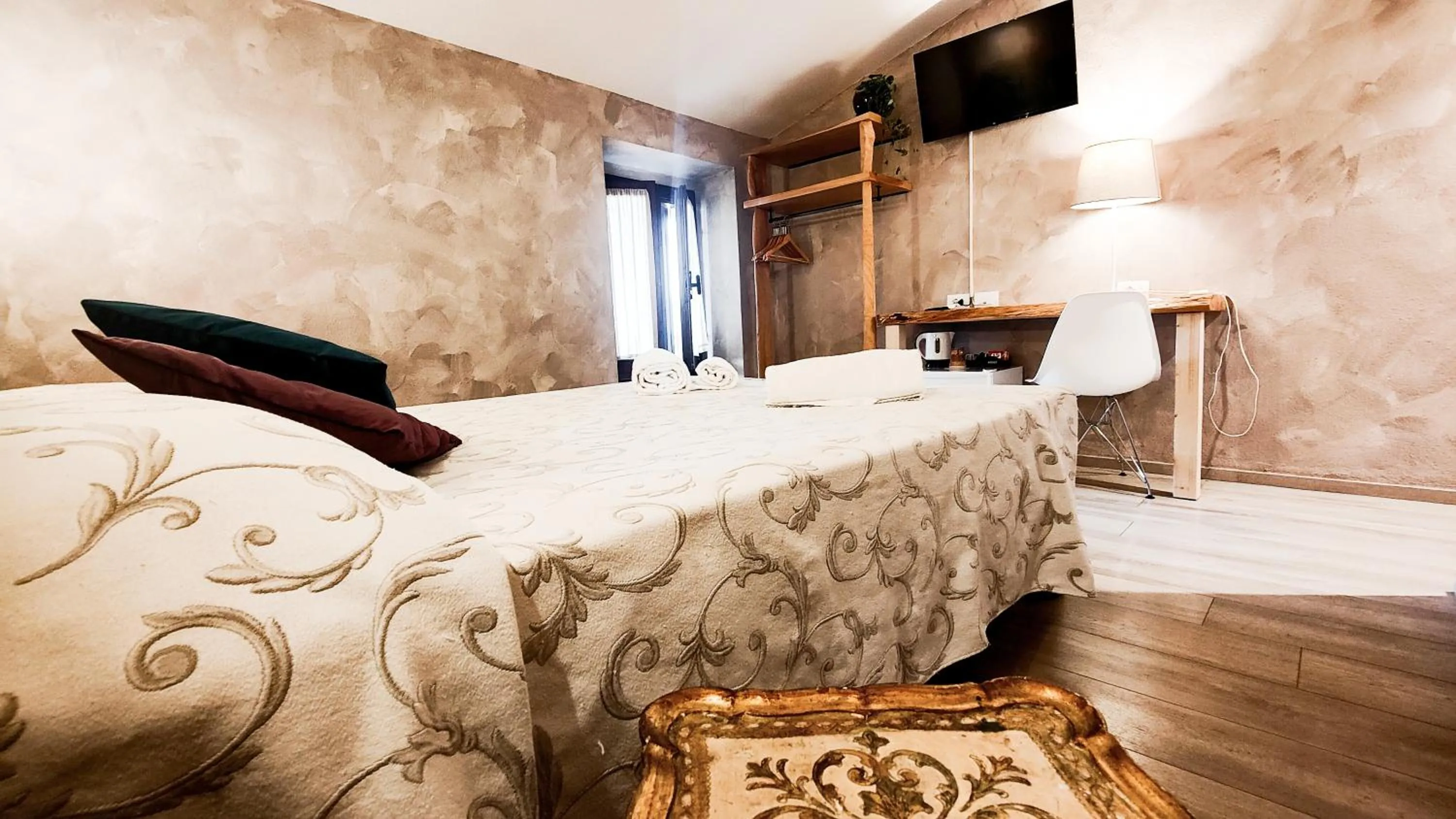 Bed in Albergo B&B Tenesi