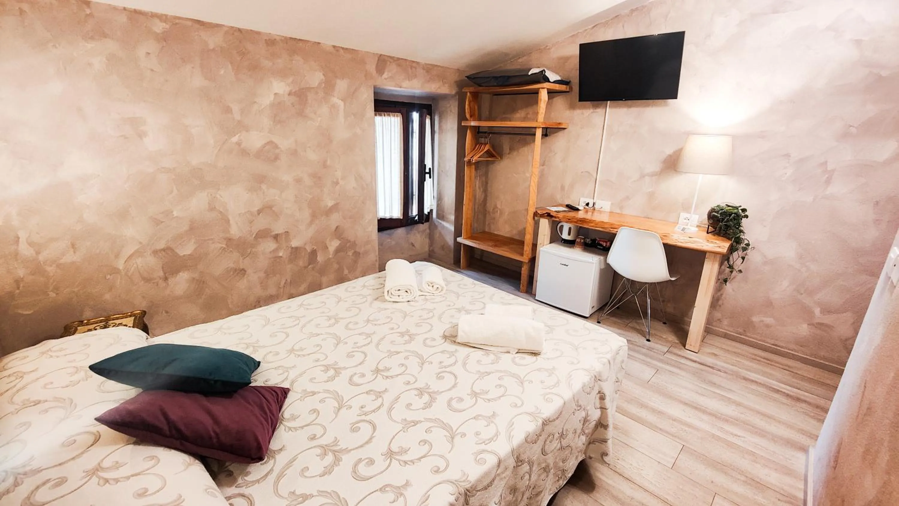 Bed in Albergo B&B Tenesi