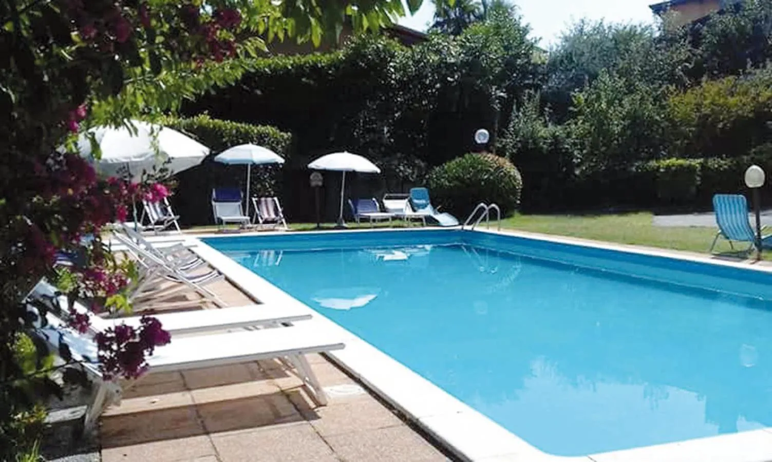 Swimming pool in Albergo B&B Tenesi