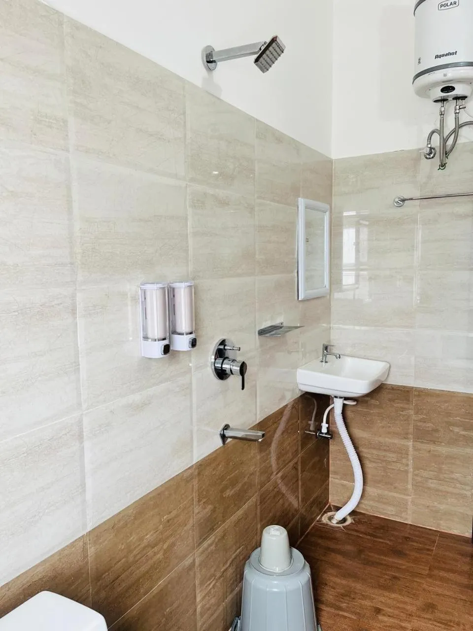 Shower in Alpine Inn