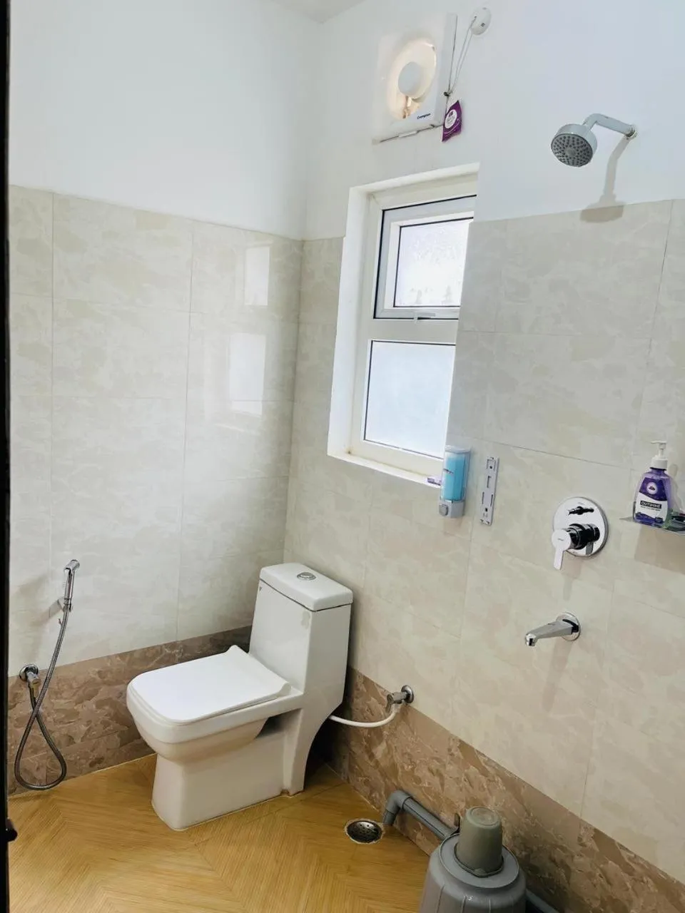 Shower in Alpine Inn