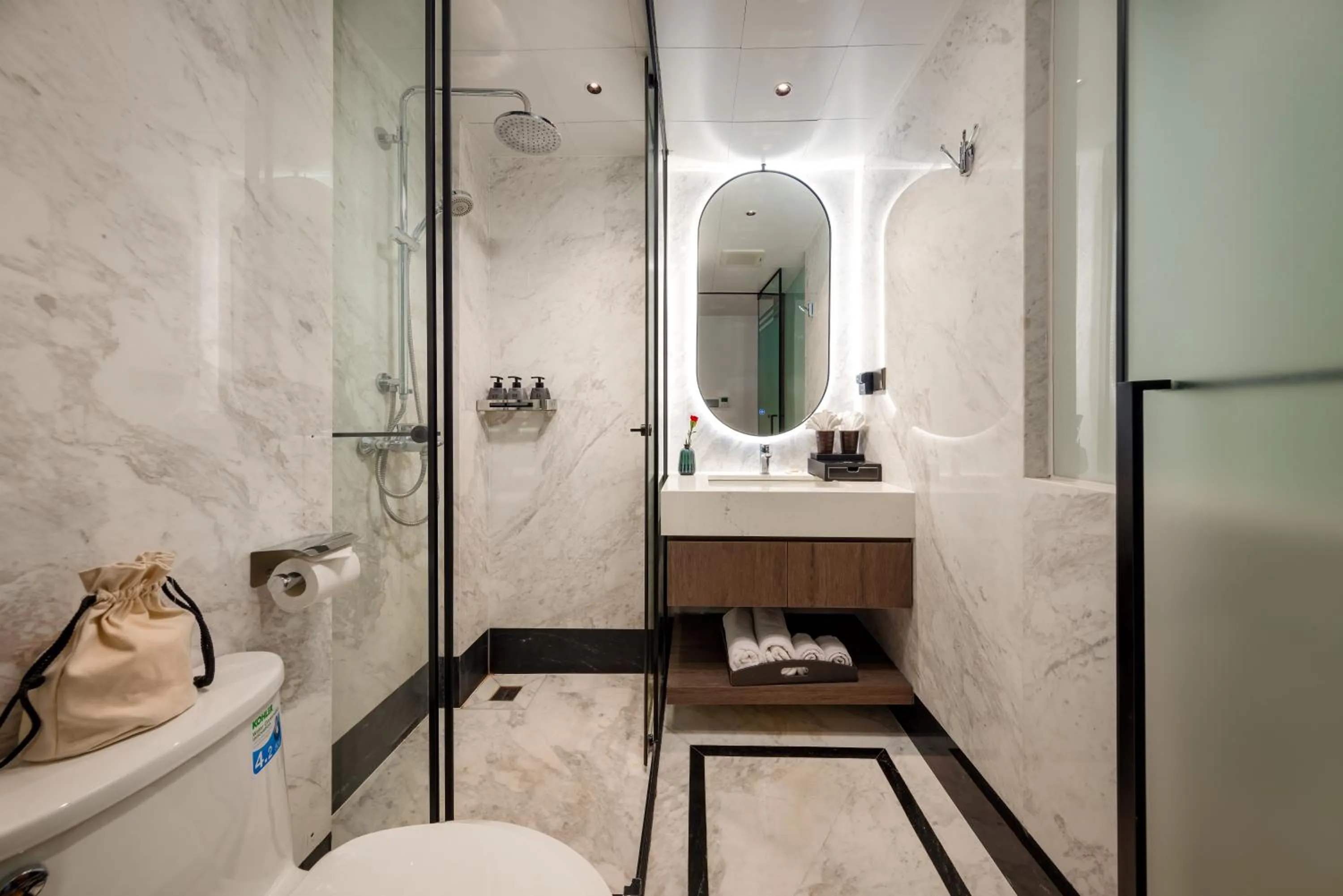 Shower in H Hôtel L'Art Hanoi