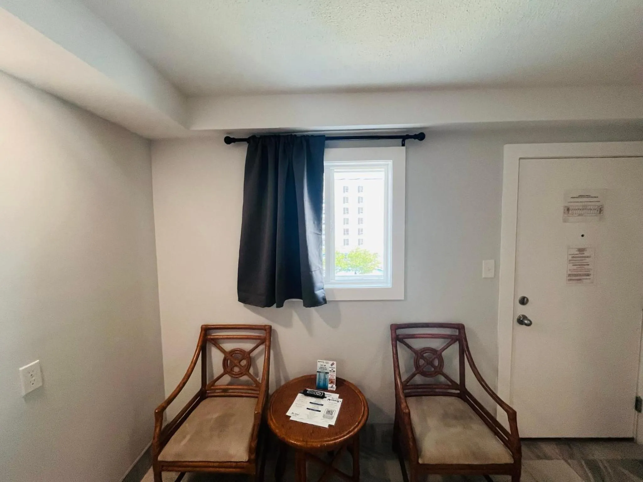 Living room in Admiral Resort Motel