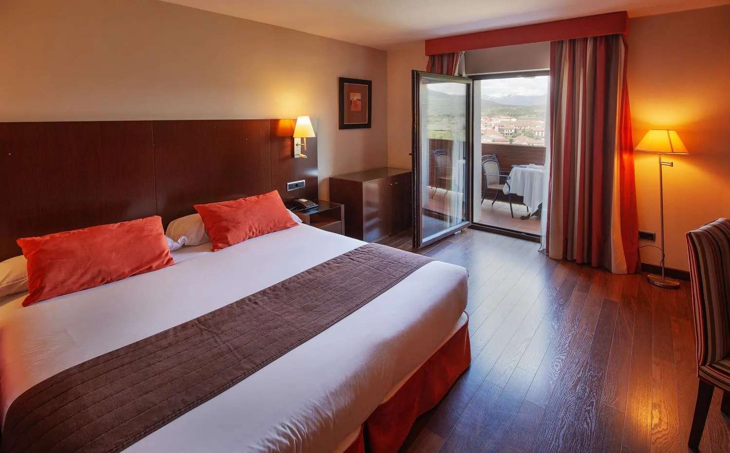 Bedroom, Bed in Hospedium Hotel Mirador de Gredos