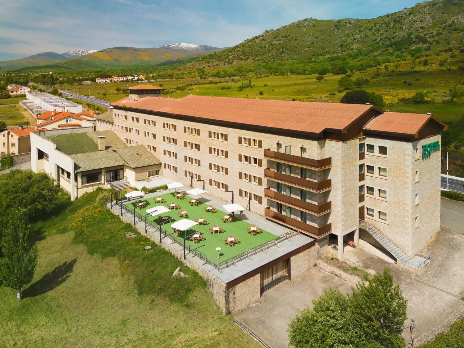 Bird's eye view in Hospedium Hotel Mirador de Gredos