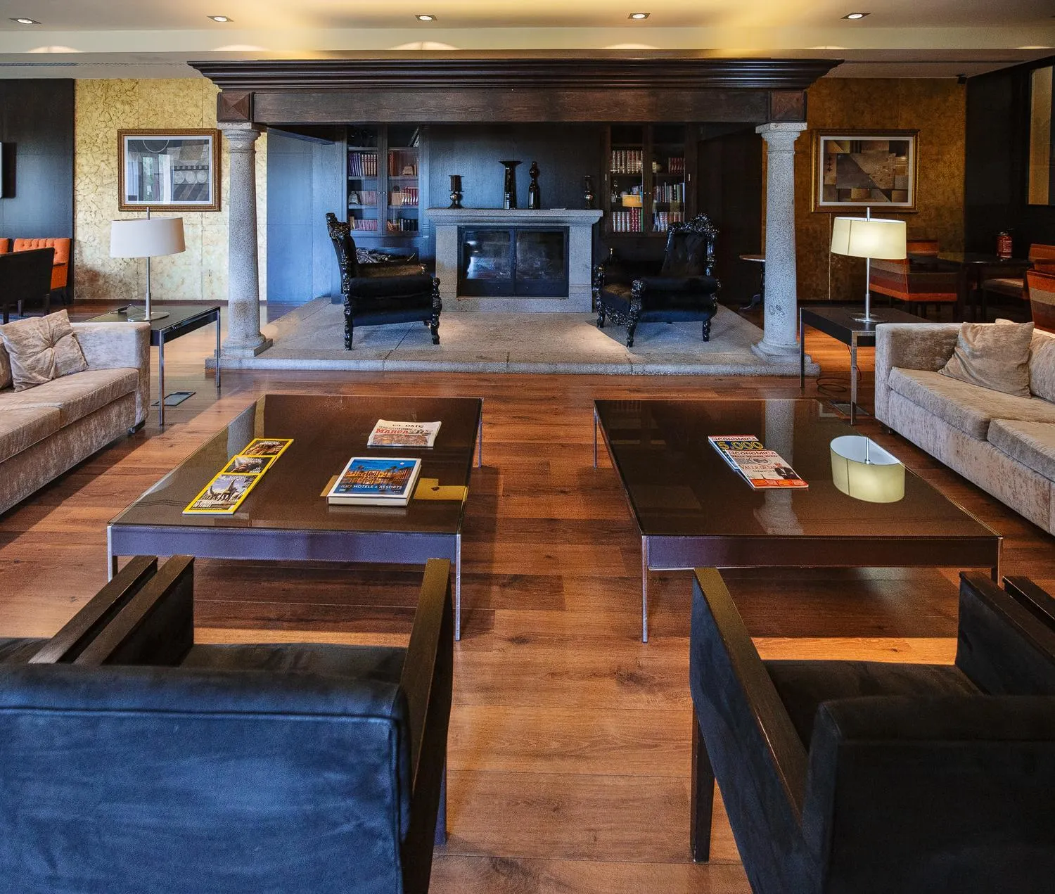 Communal lounge/ TV room in Hospedium Hotel Mirador de Gredos