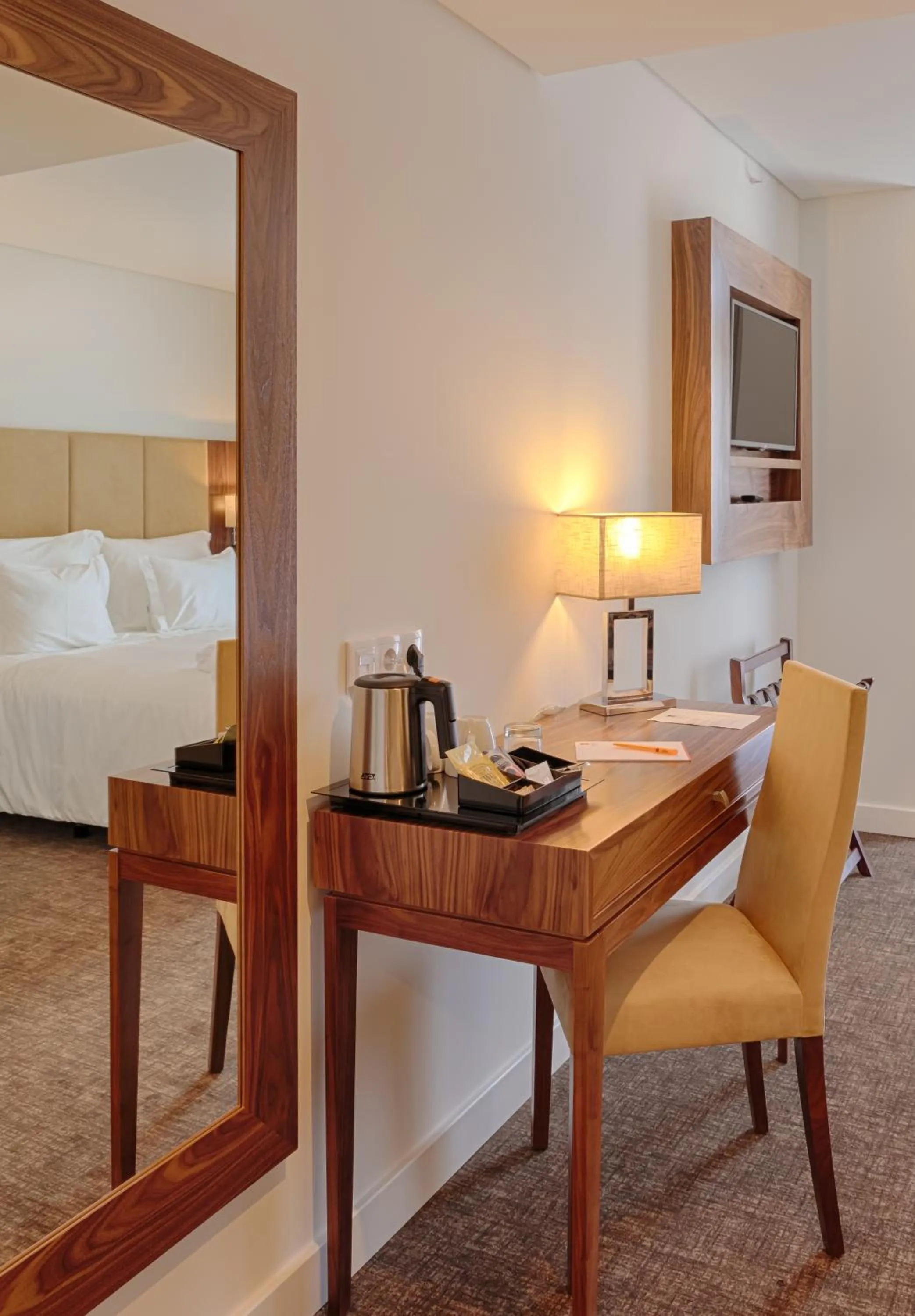 TV and multimedia, Bed in Hotel Premium Porto Downtown
