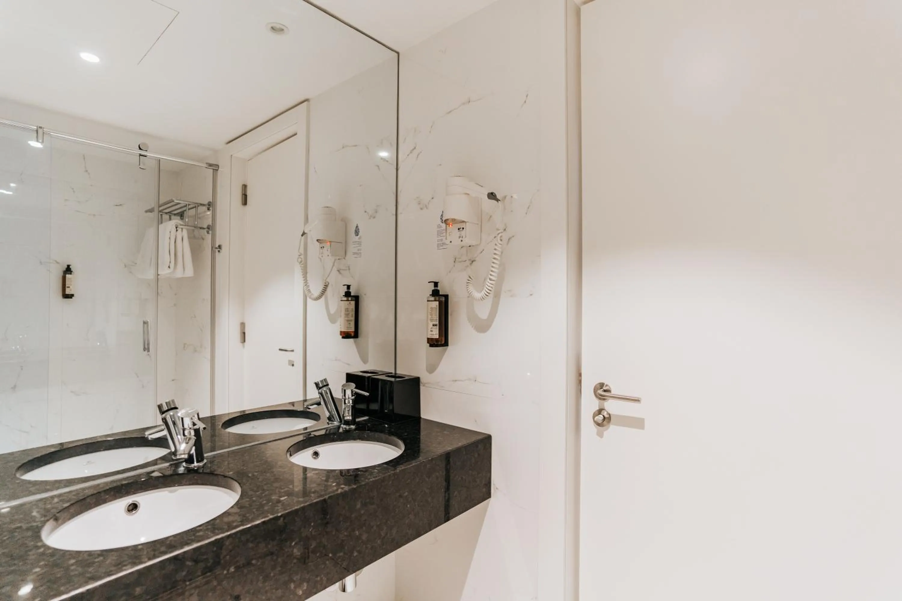 Shower in Hotel Premium Porto Downtown