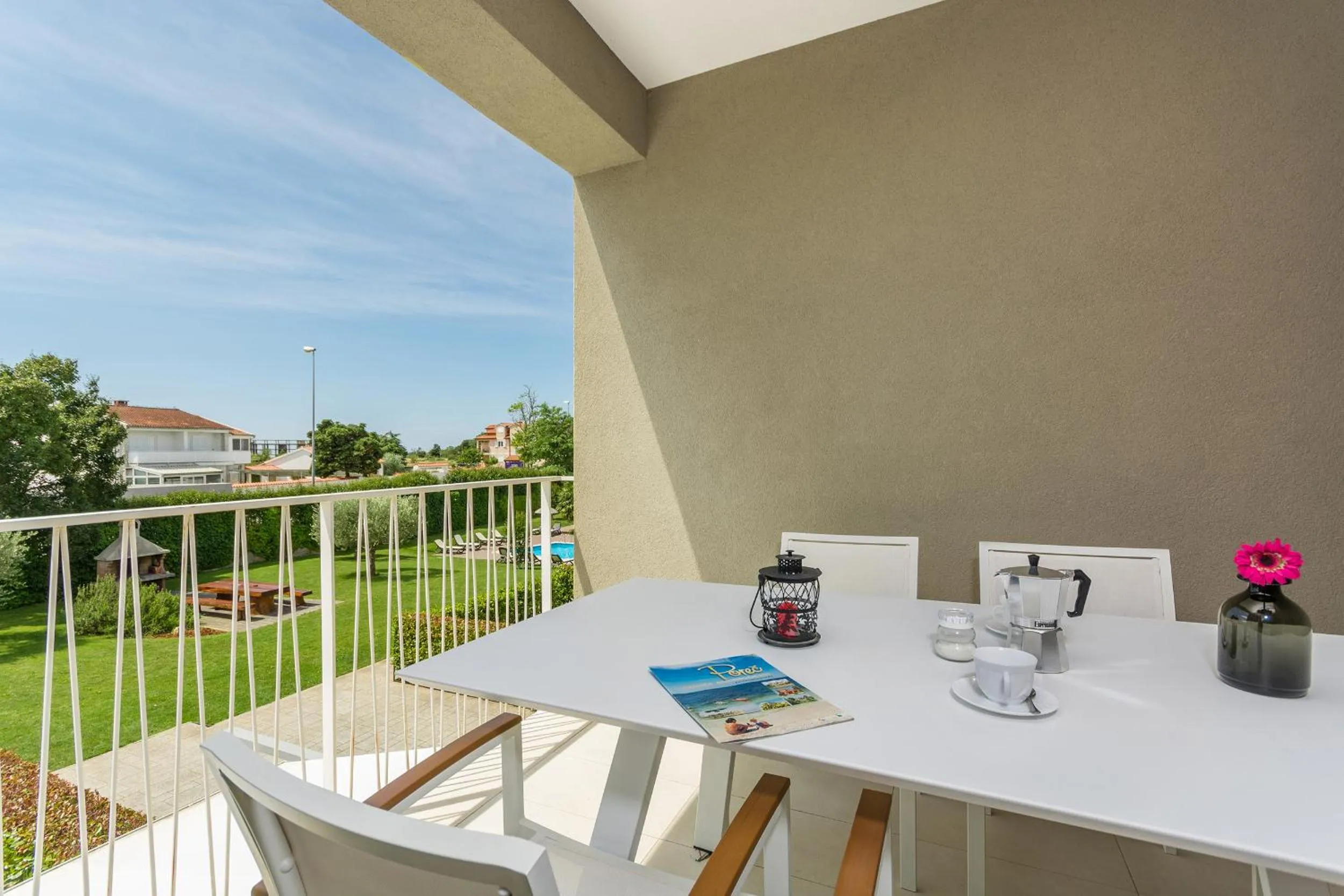 One-Bedroom Apartment with Balcony - single occupancy in Maj Premium Residence