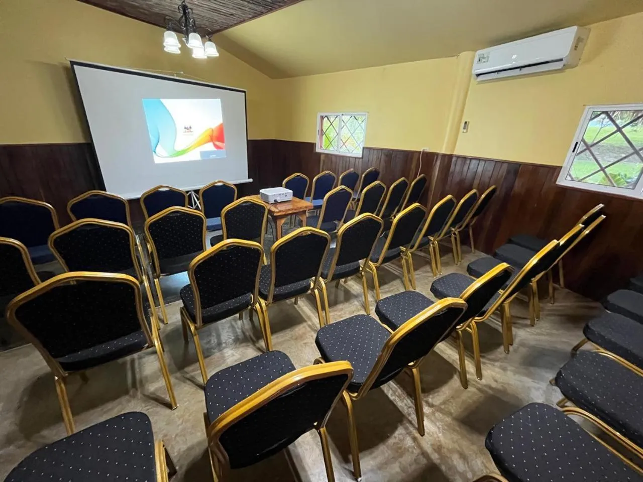 Meeting/conference room in Lamanai Hotel & Marina