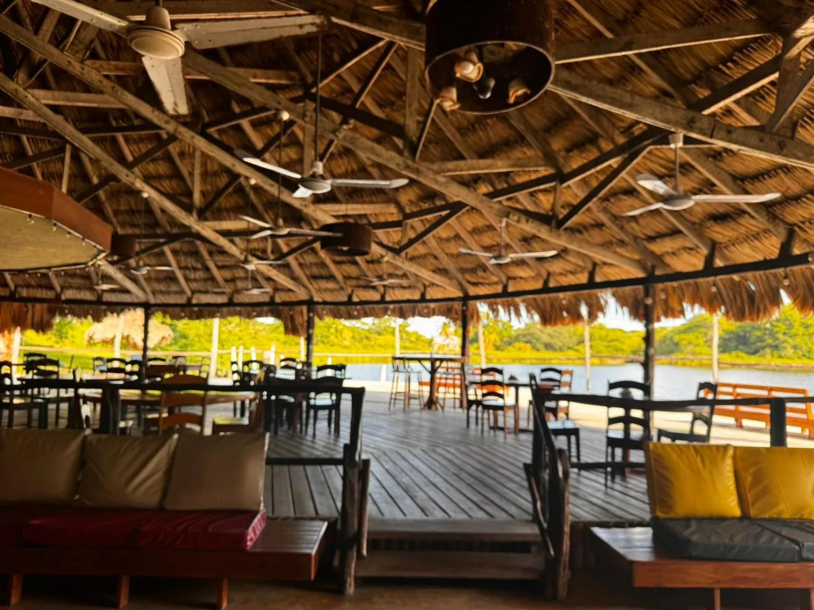 Restaurant/places to eat in Lamanai Hotel & Marina