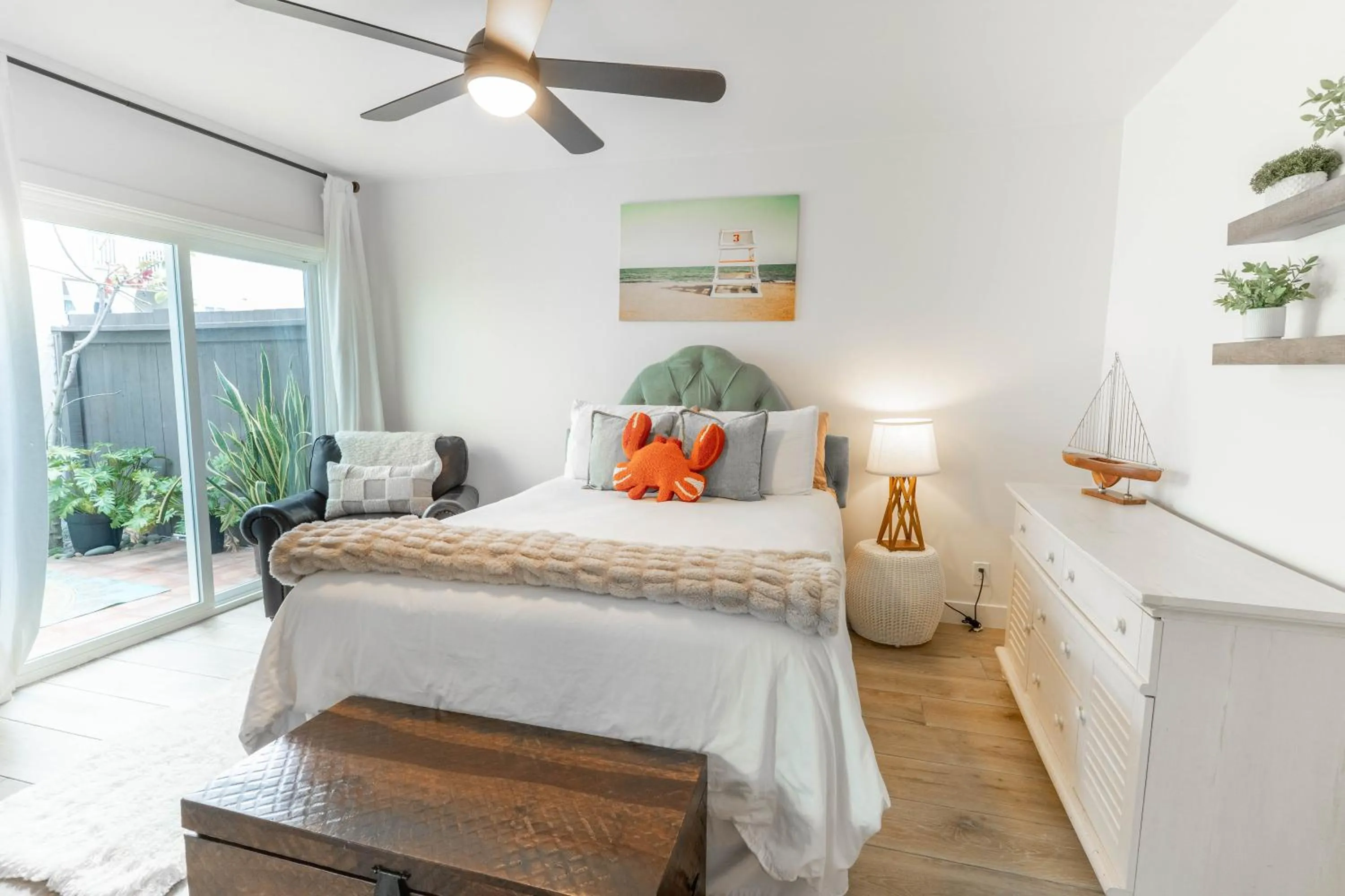 Bedroom, Bed in Beachwalk Villas