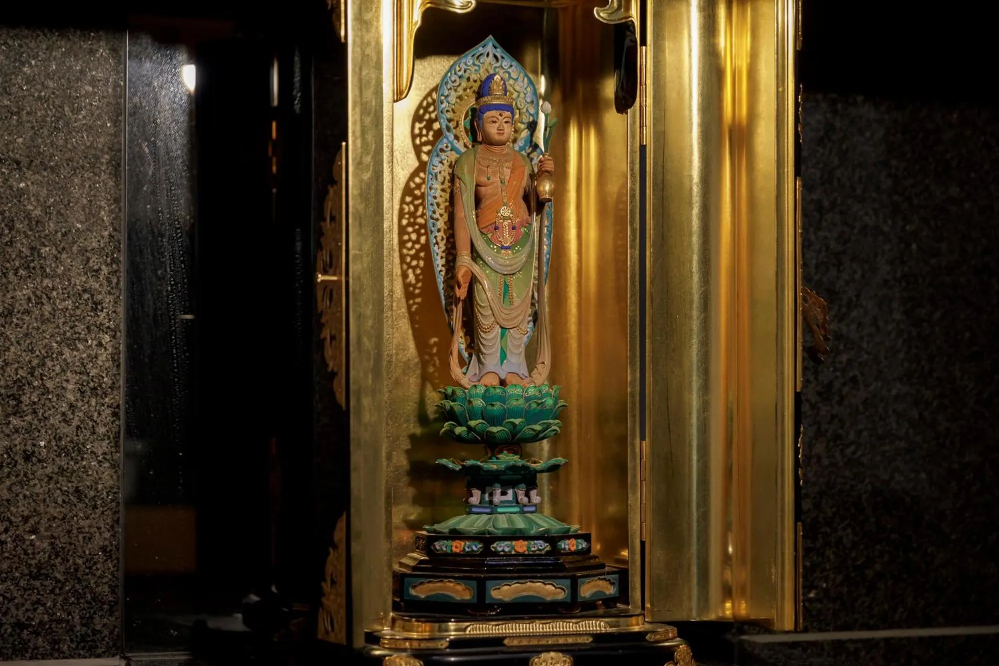 Decorative detail in Aishinkan