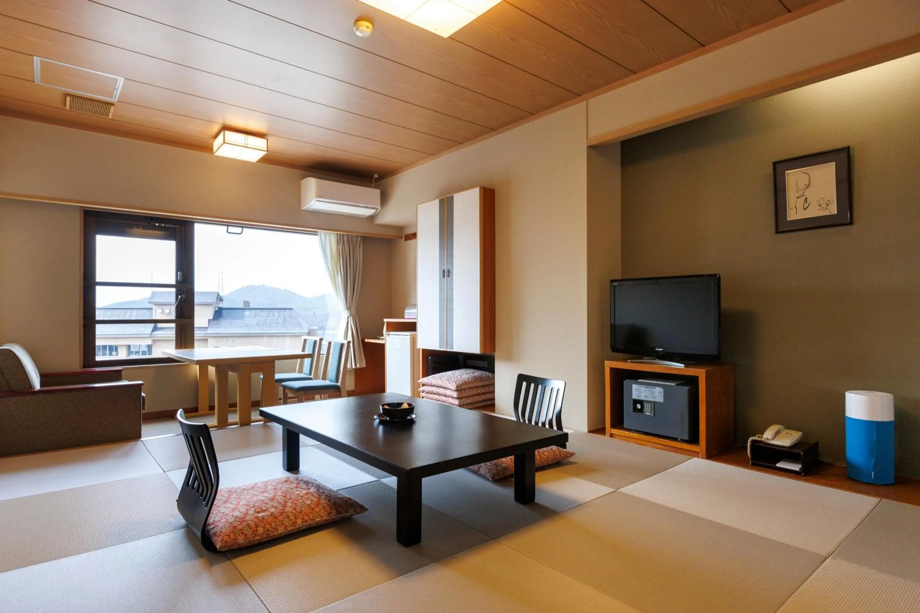 Photo of the whole room in Aishinkan