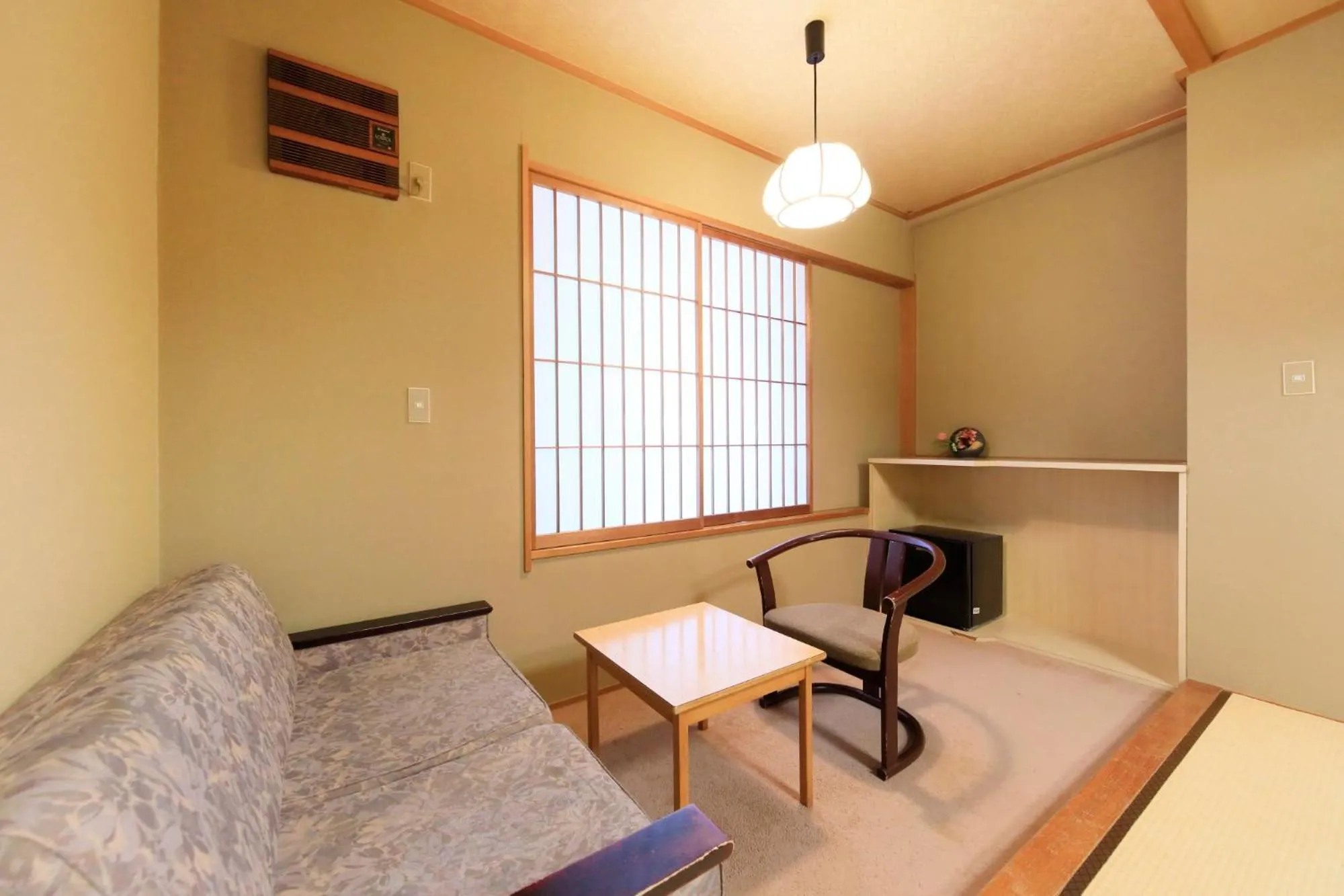 Photo of the whole room in Aishinkan