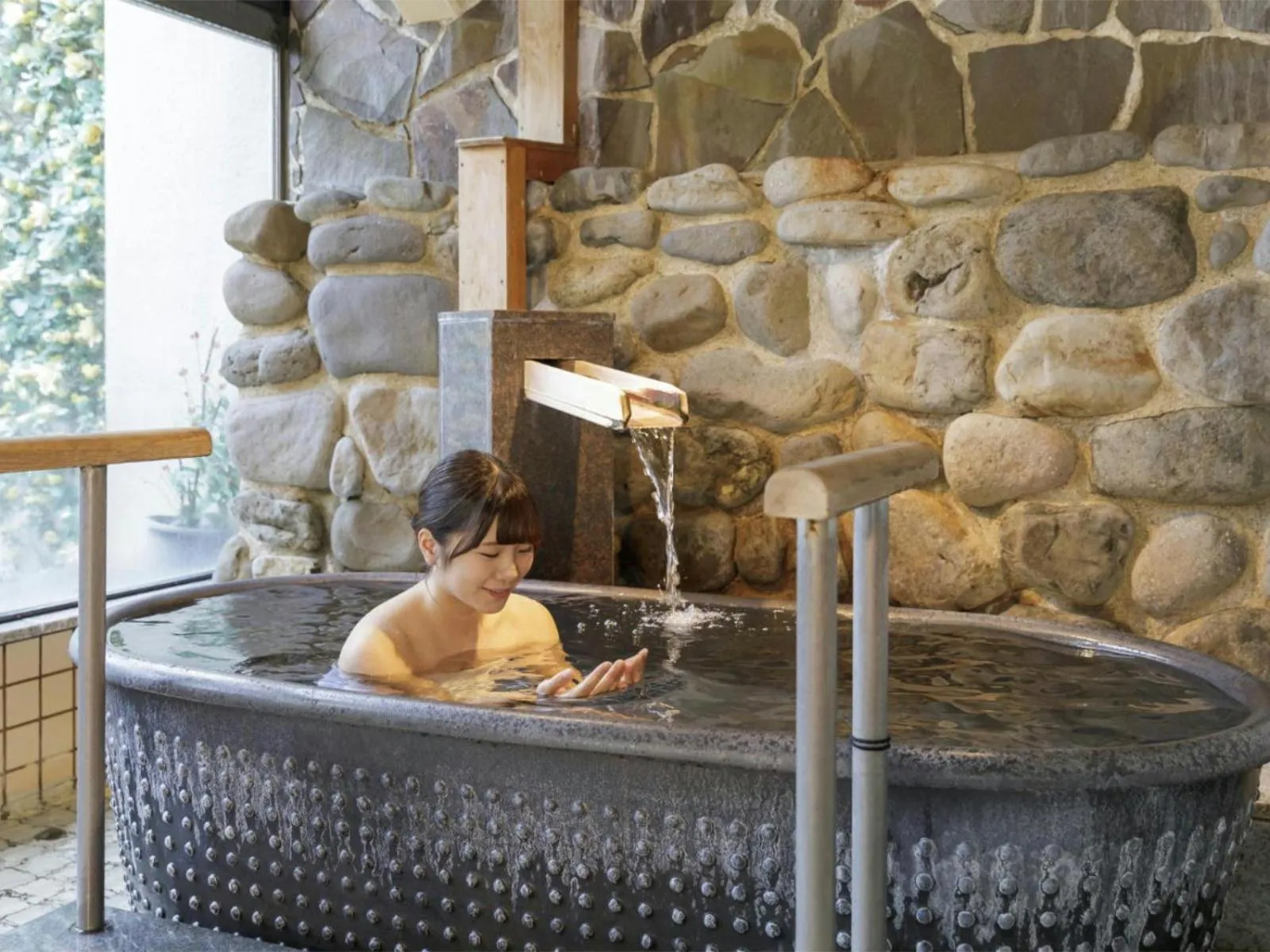 Hot Spring Bath in Aishinkan