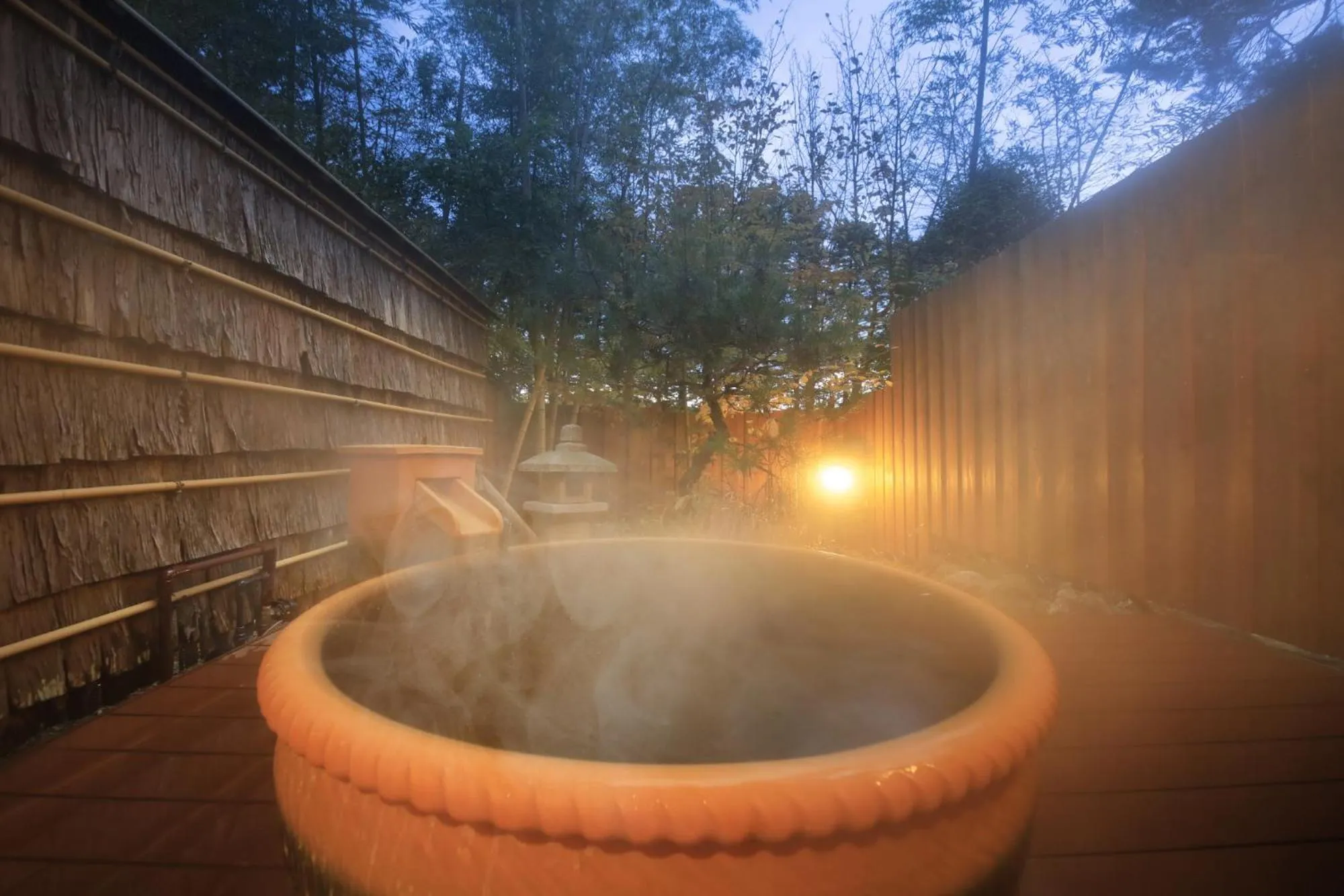 Hot Spring Bath in Yutorelo-an