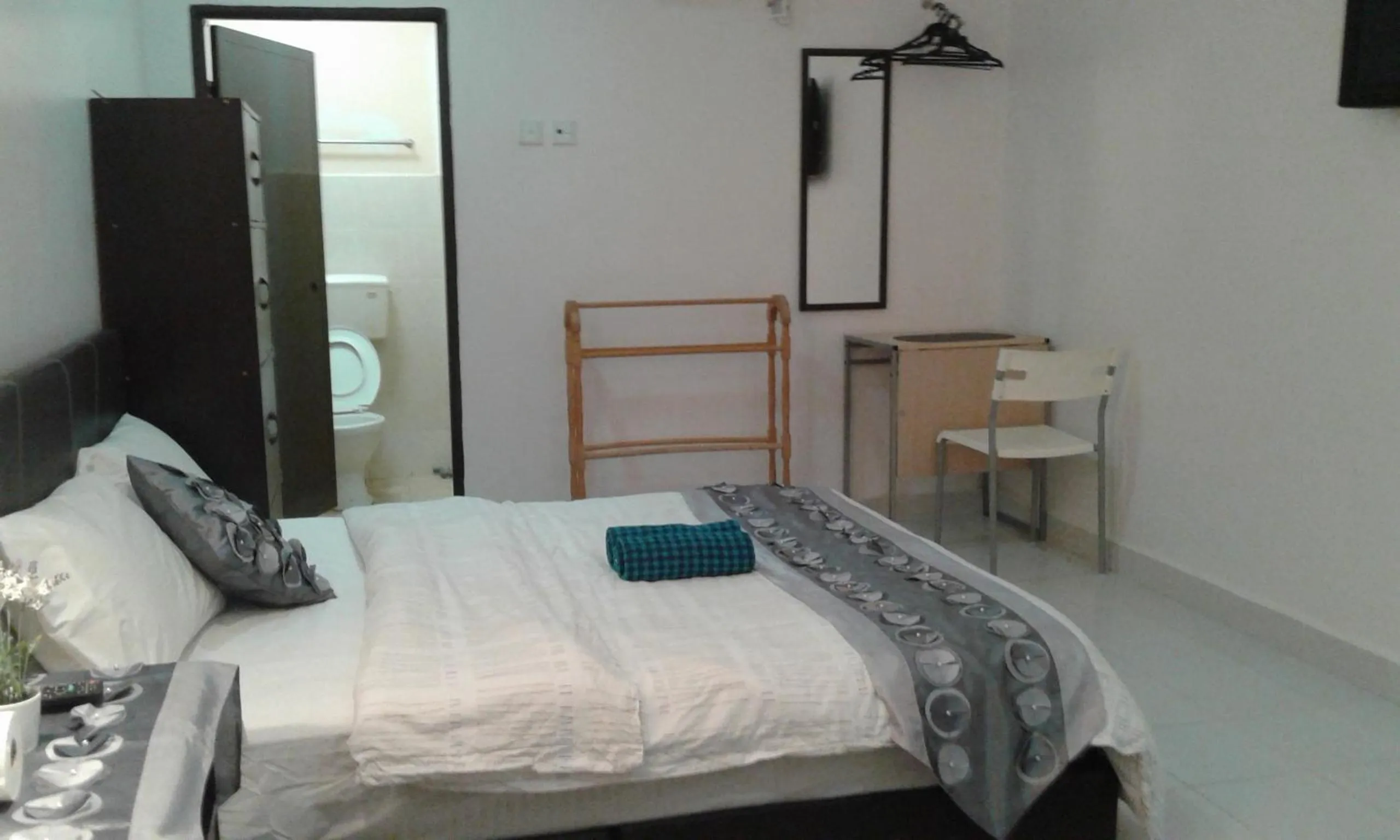 Bedroom, Bed in Best Seven Inn