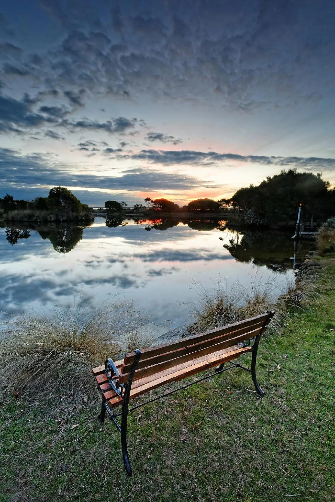 Natural landscape in Stanley Lakeside Spa Cabins