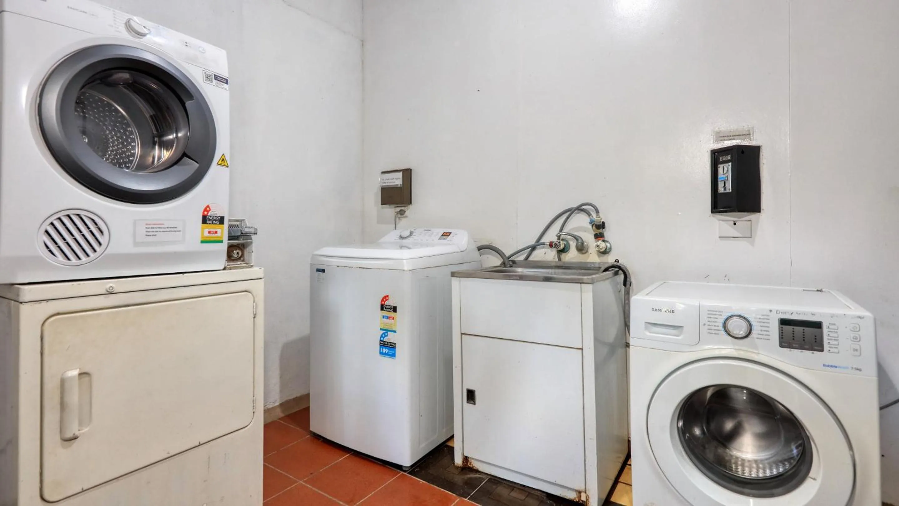 Crayfish Creek Van & Cabin Park