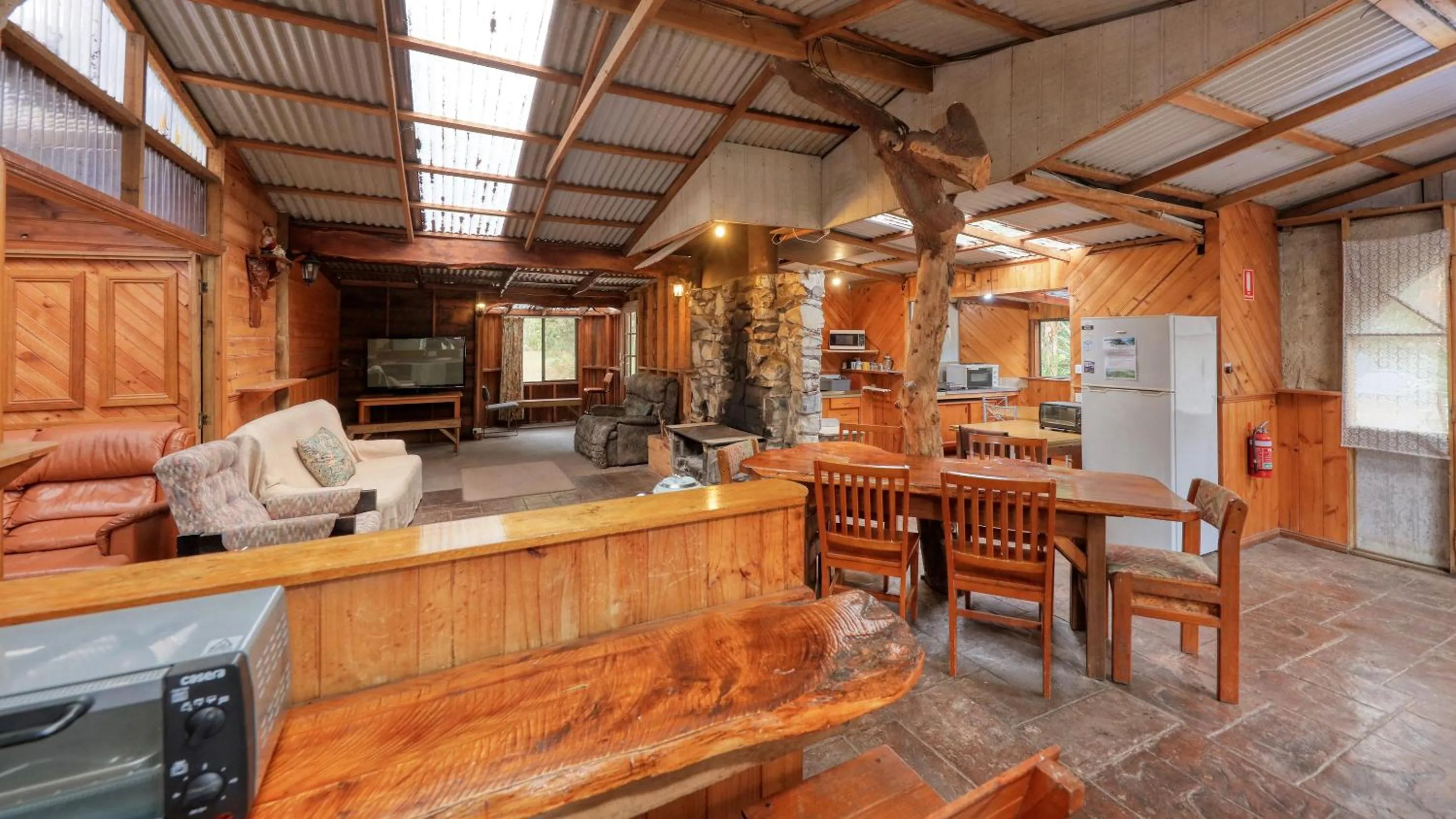 Area and facilities in Crayfish Creek Van & Cabin Park