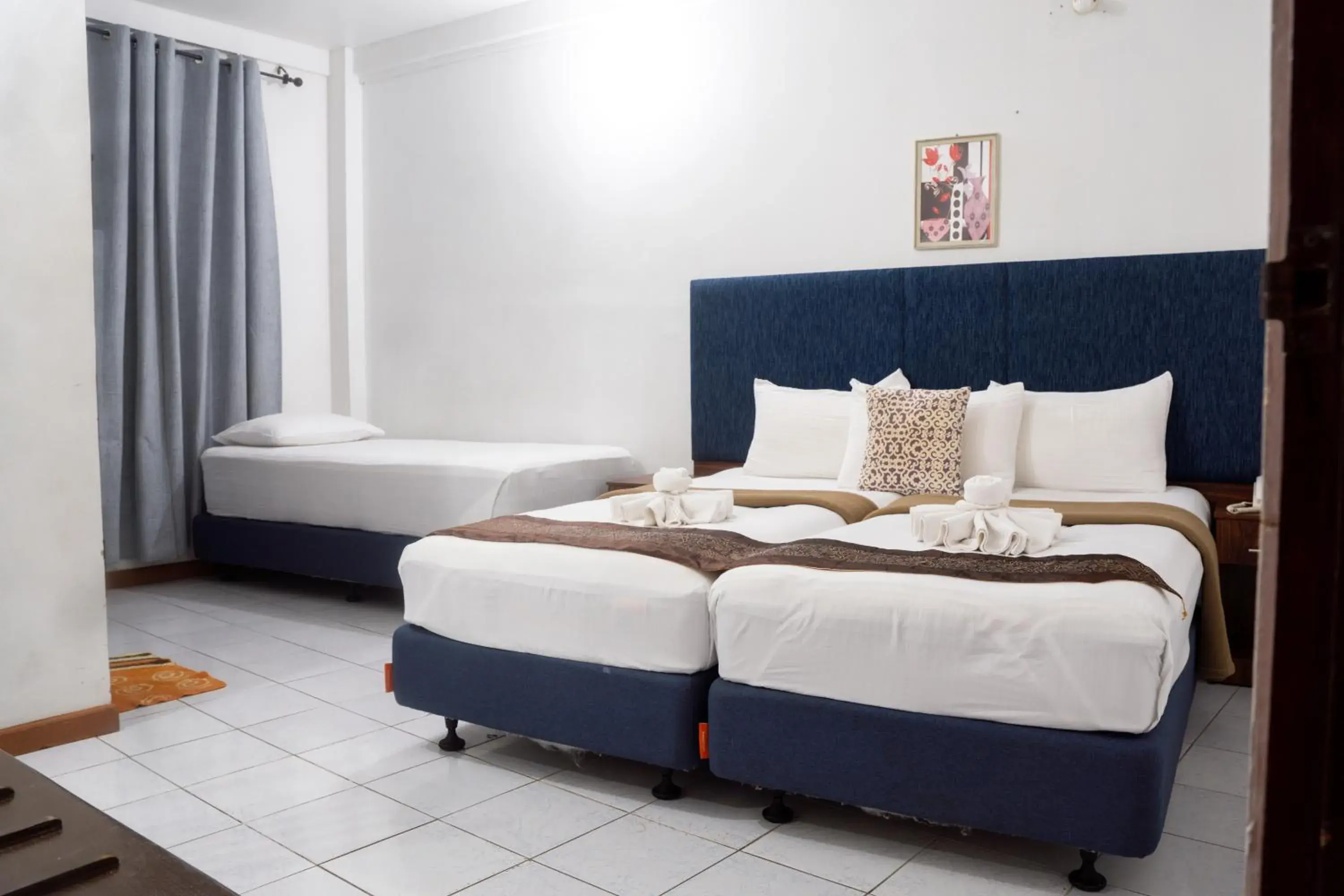 Triple Room in The Park House Triple Room in The Park House