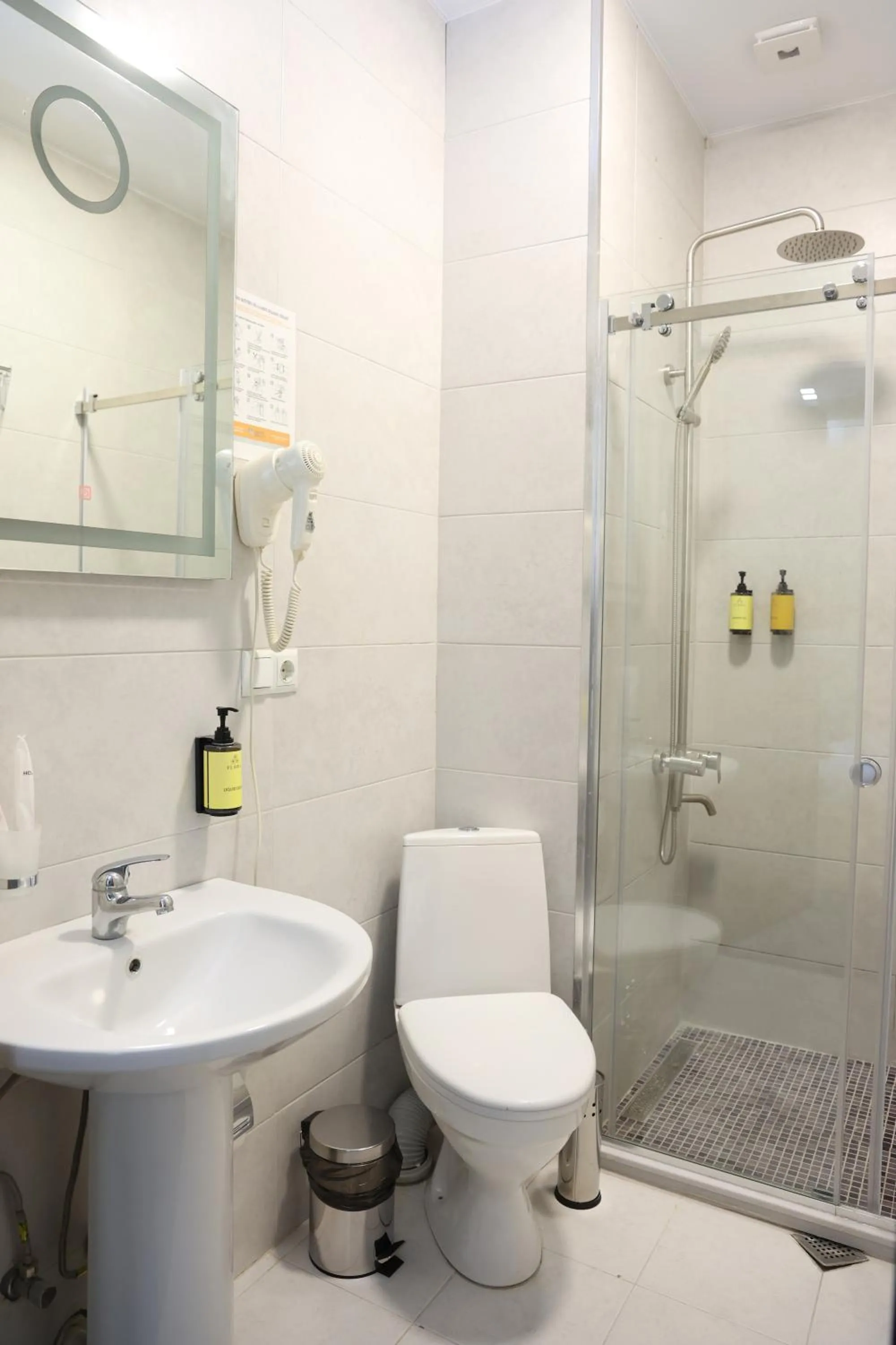 Shower in Aniko Hotel