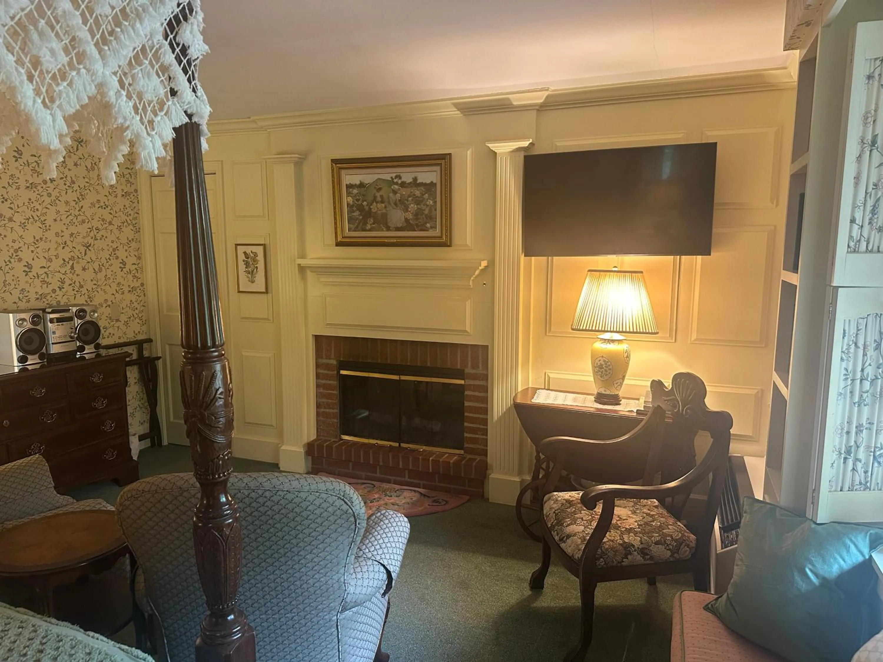 Queen Room with Balcony in Asa Ransom House