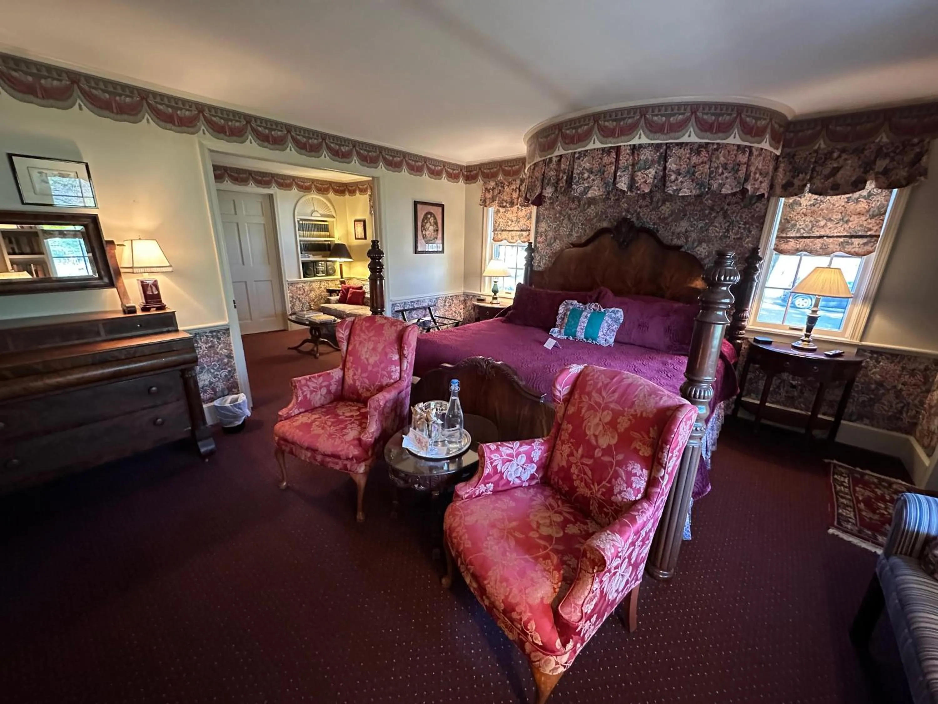 Photo of the whole room in Asa Ransom House