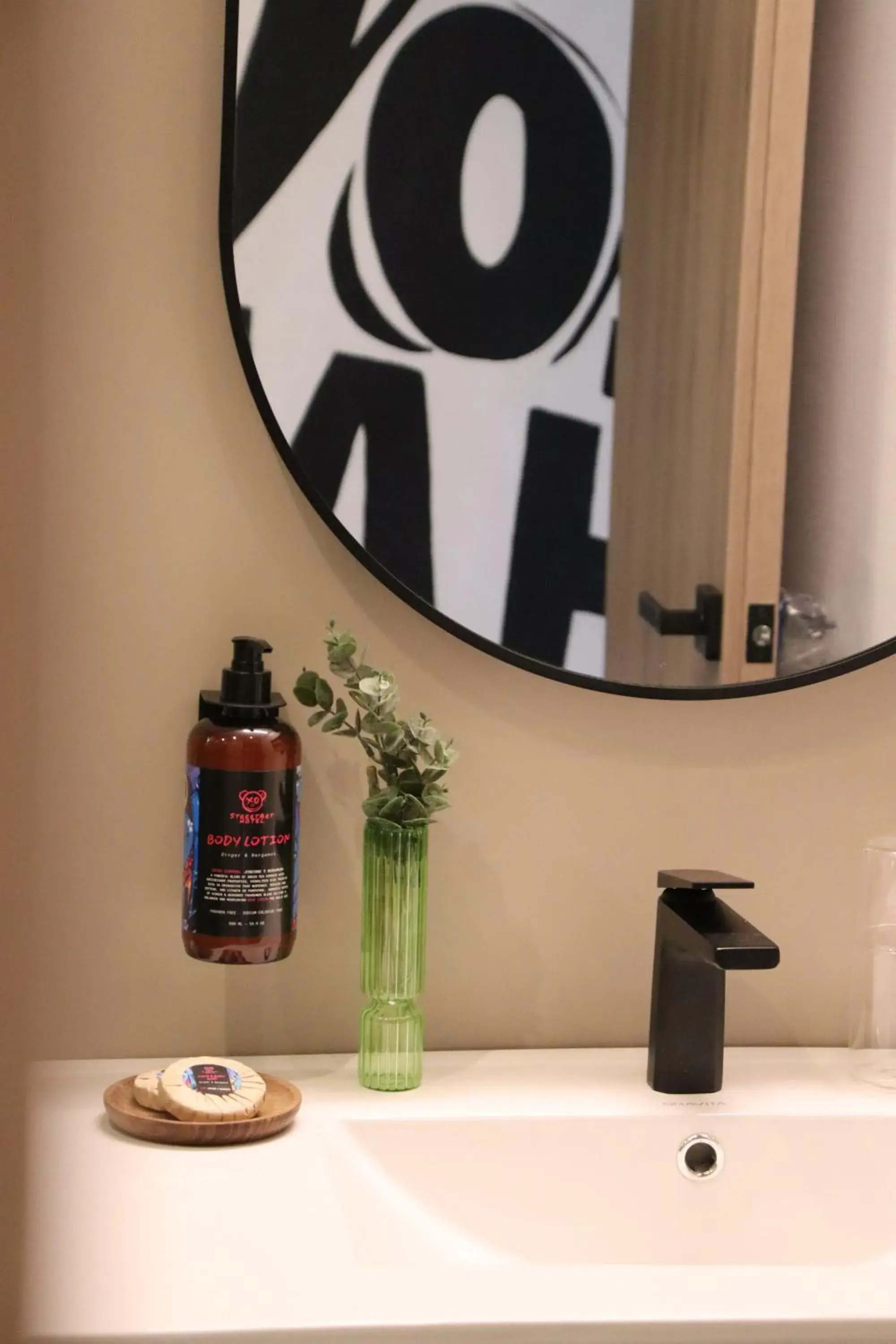 Deluxe King Room in Street Art Hotel Roma Deluxe King Room in Street Art Hotel Roma