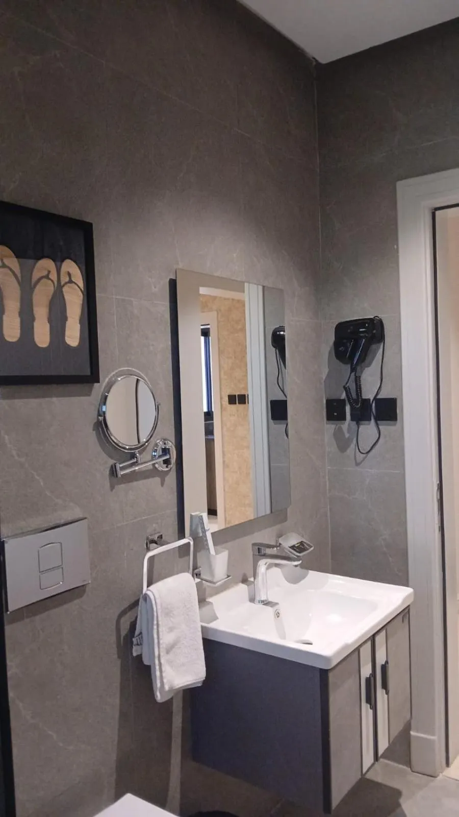 Toilet in XYZ Hotel Qurtoba - اكس واي زد قرطبه