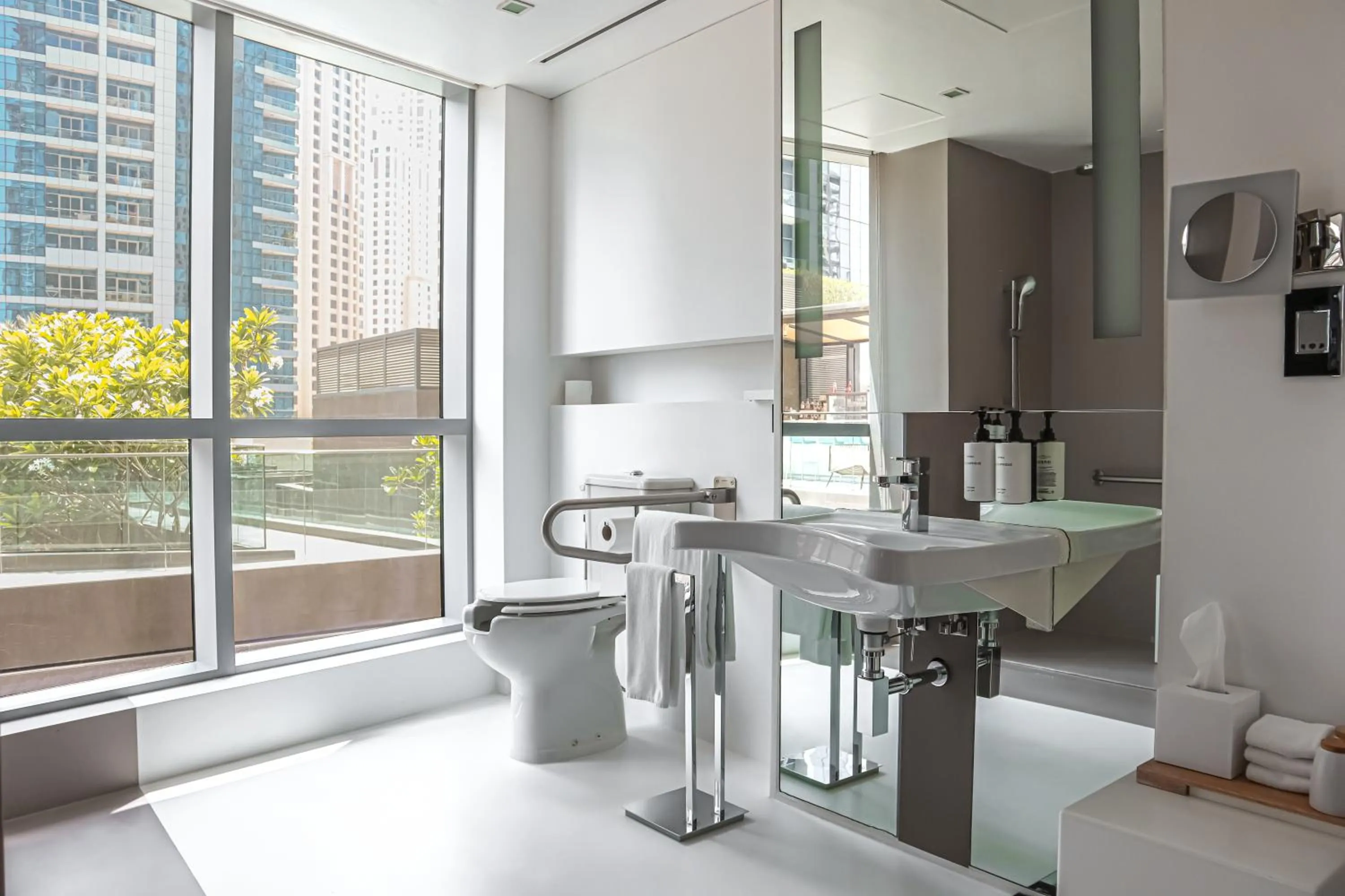 acessibility in InterContinental Dubai Marina by IHG