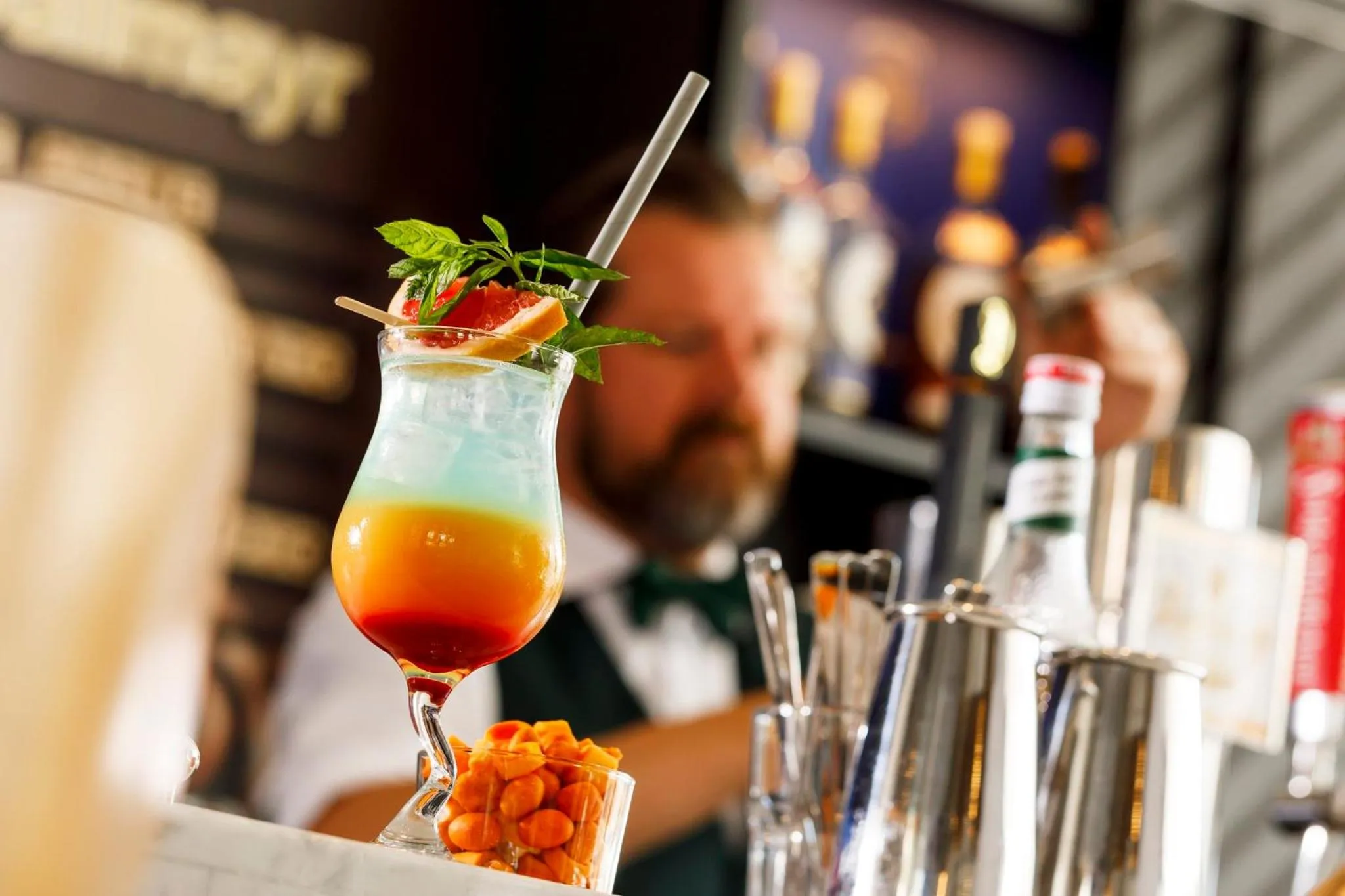 Lounge or bar in Holiday Inn Dresden - Am Zwinger by IHG