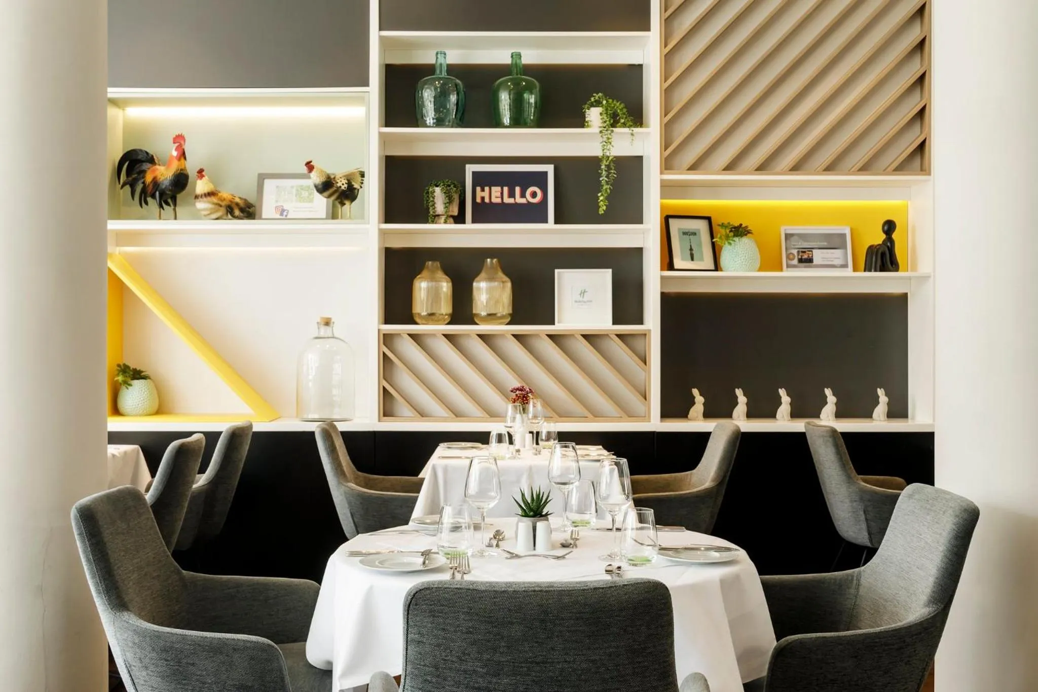 Restaurant/places to eat in Holiday Inn Dresden - Am Zwinger by IHG