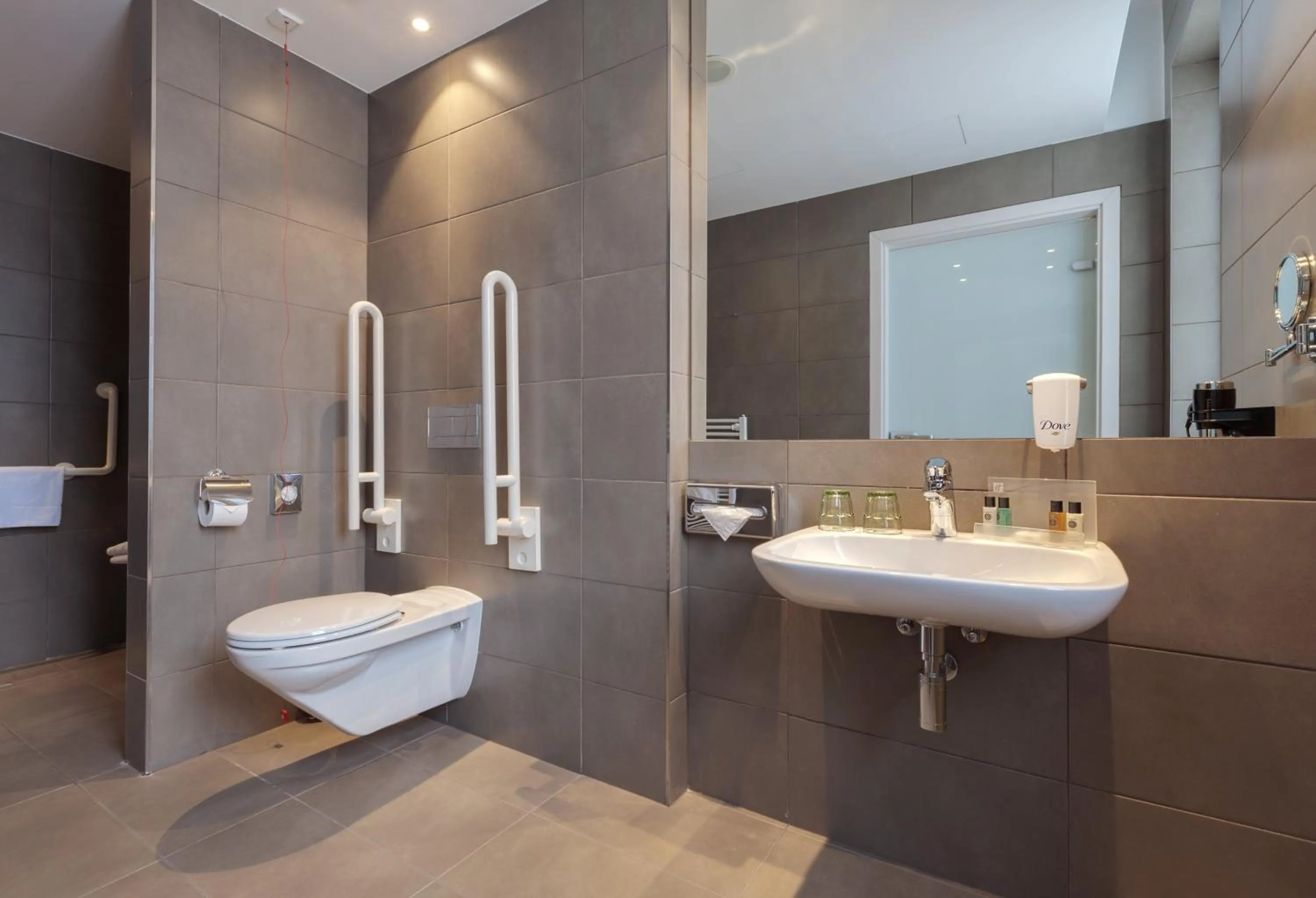 Bathroom in Holiday Inn Dresden - Am Zwinger by IHG