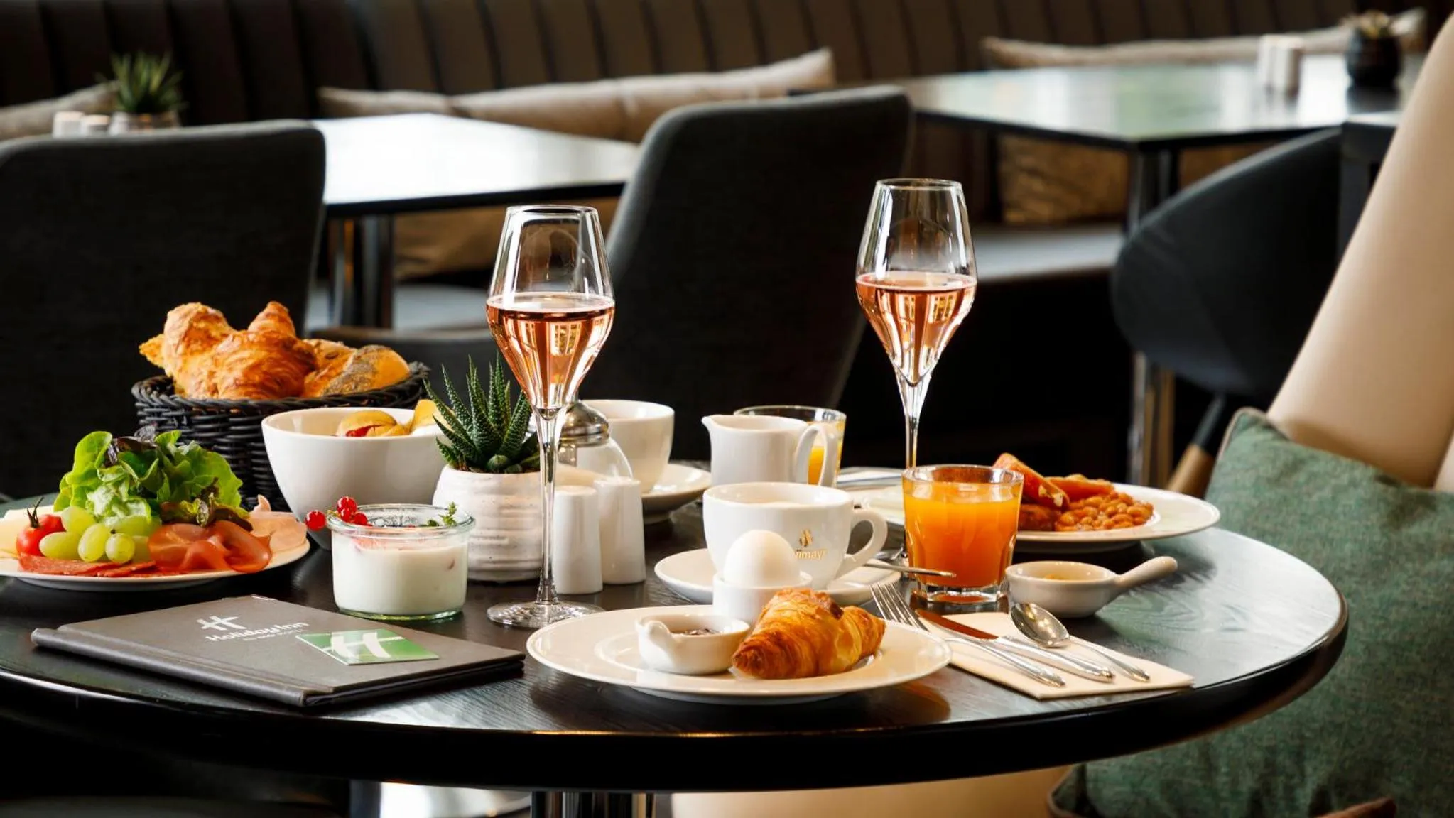 Breakfast in Holiday Inn Dresden - Am Zwinger by IHG