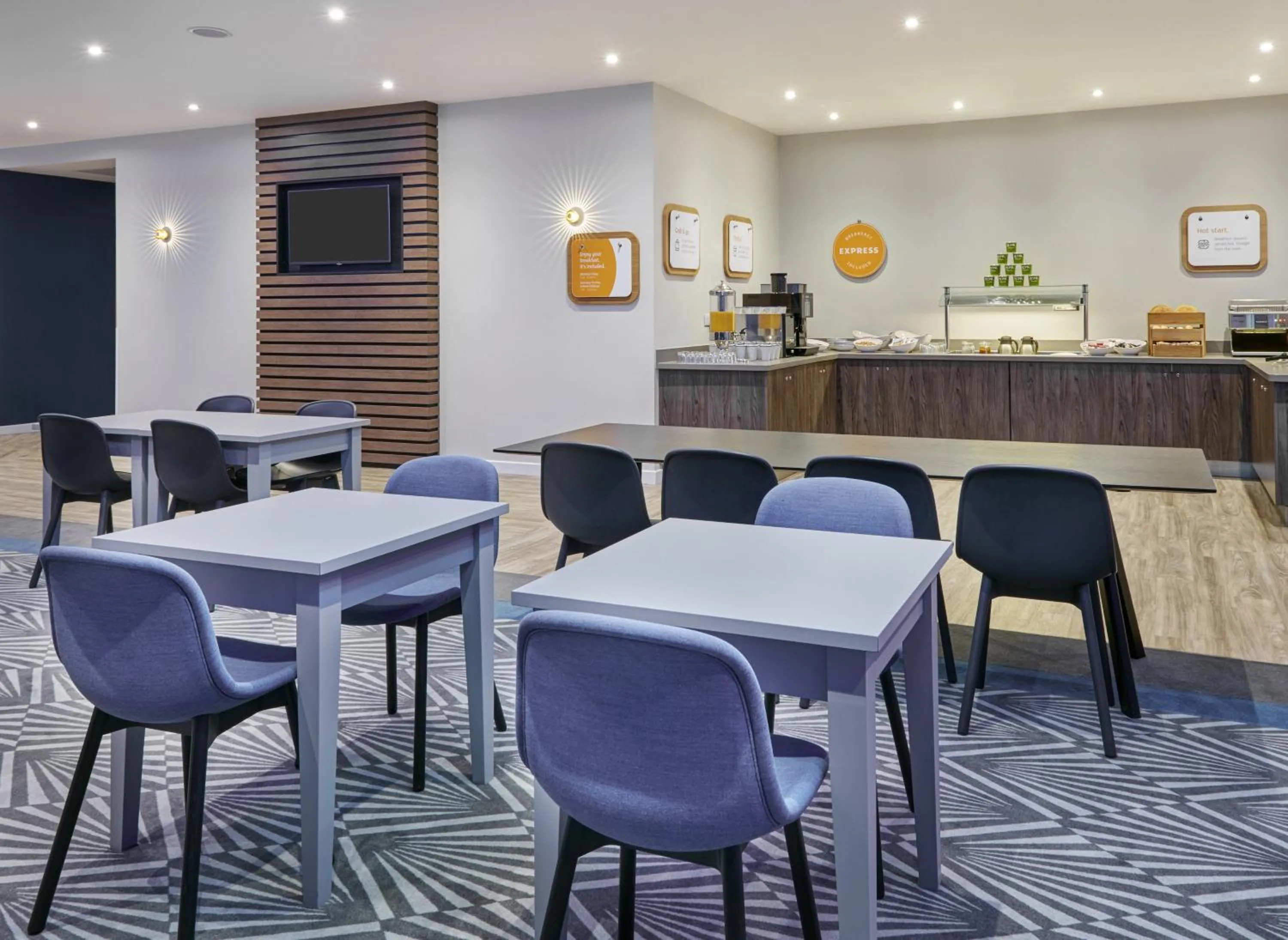 Restaurant/places to eat in Holiday Inn Express Grimsby by IHG