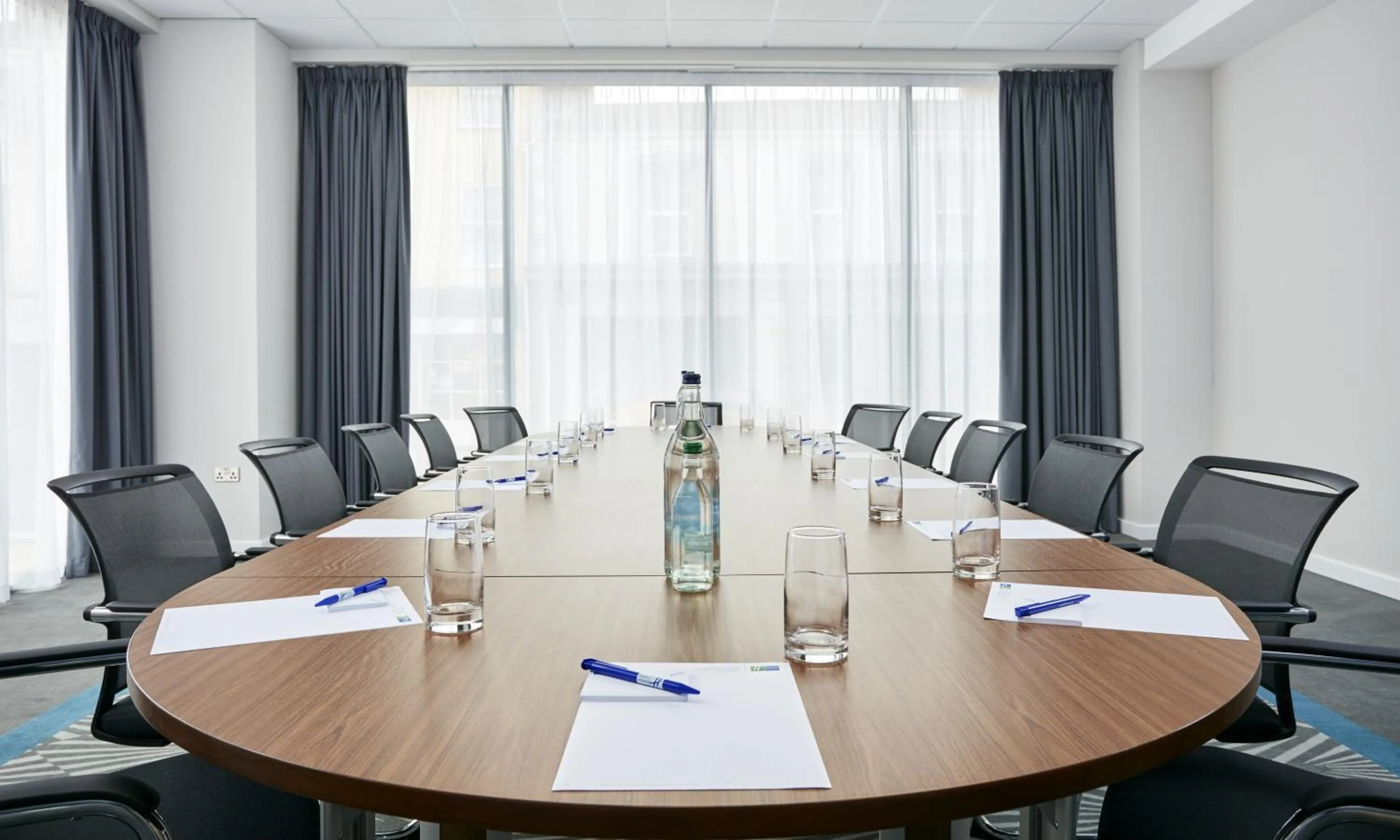 Meeting/conference room in Holiday Inn Express Grimsby by IHG
