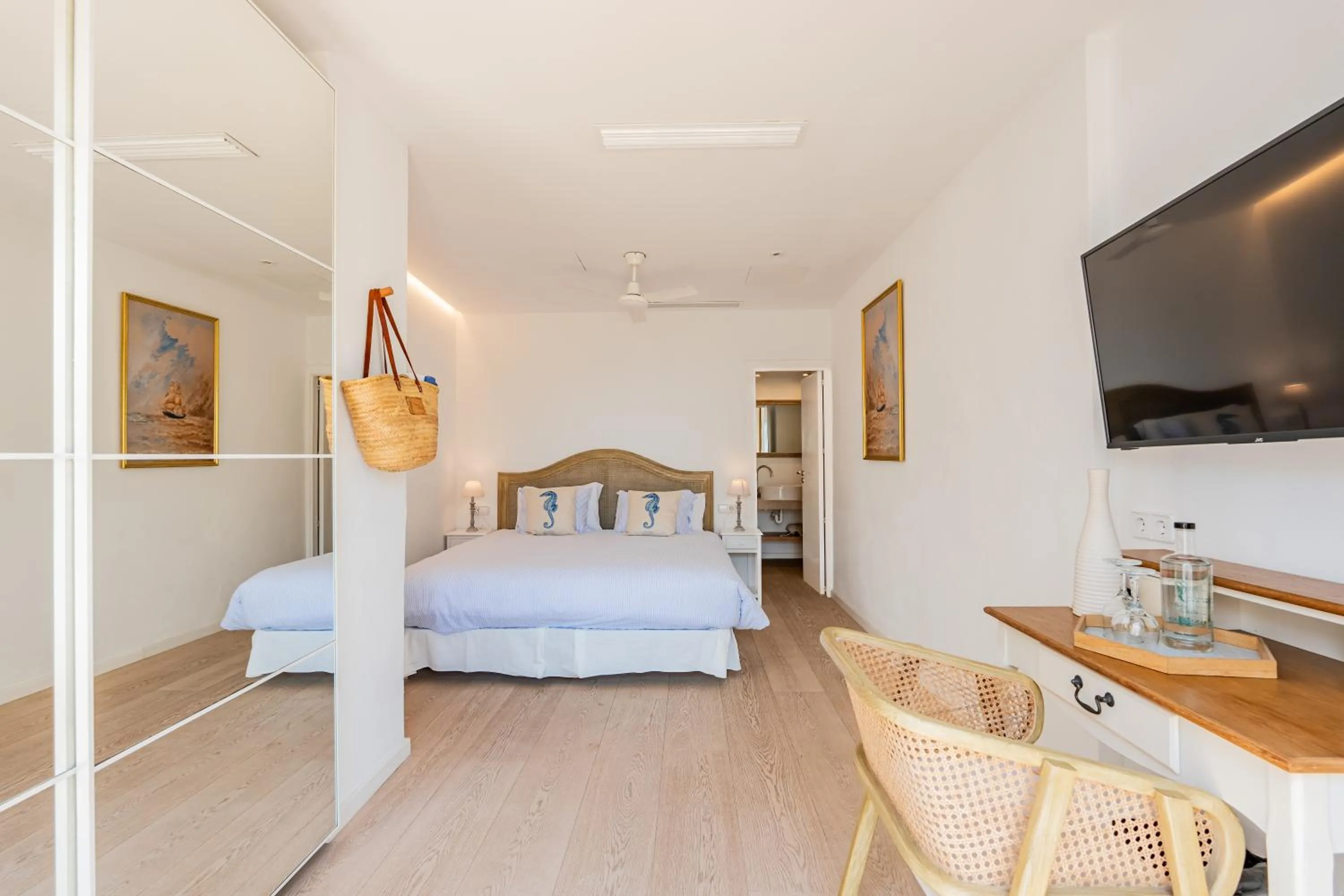 Photo of the whole room, Bed in The Sea Club