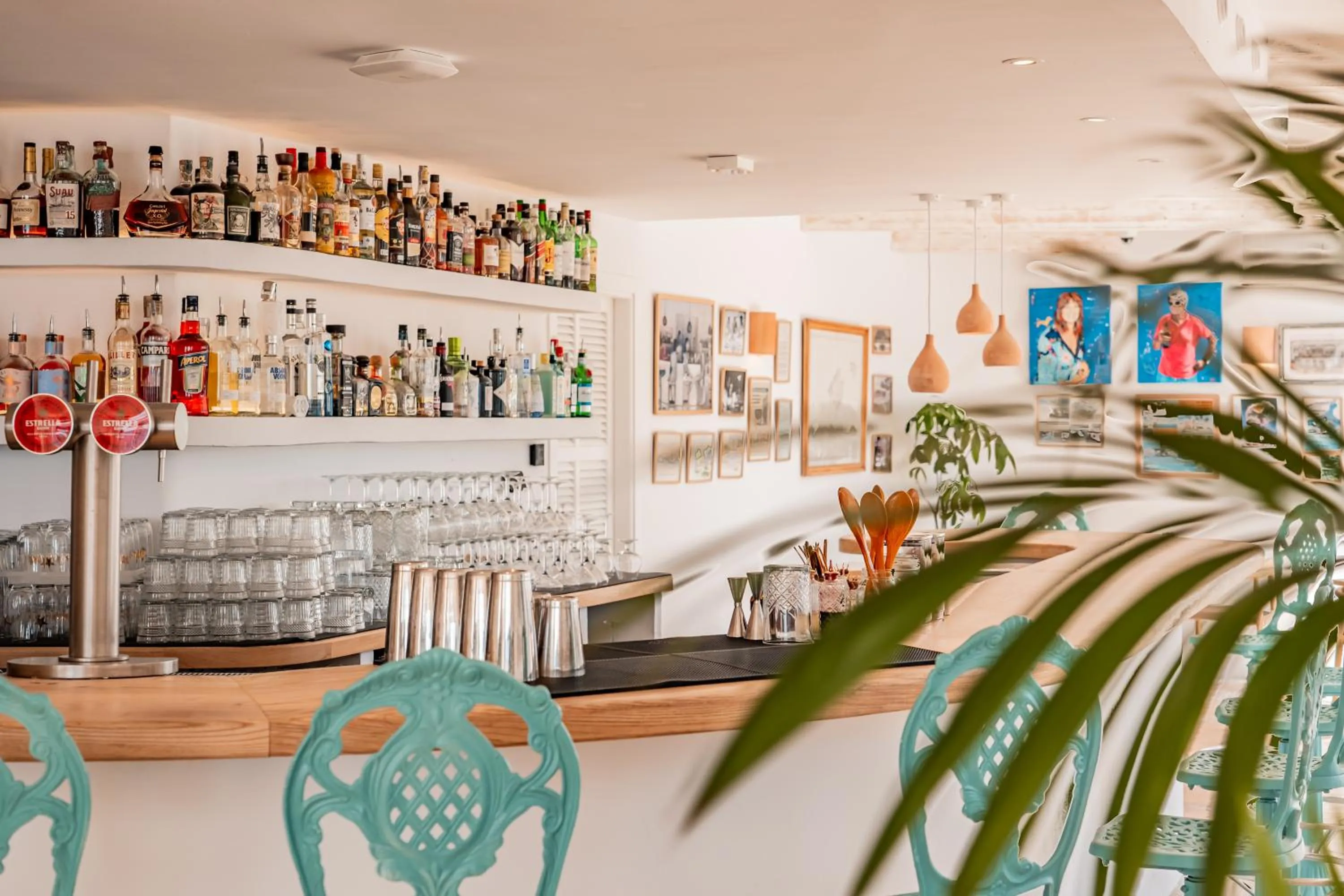 Restaurant/places to eat in The Sea Club