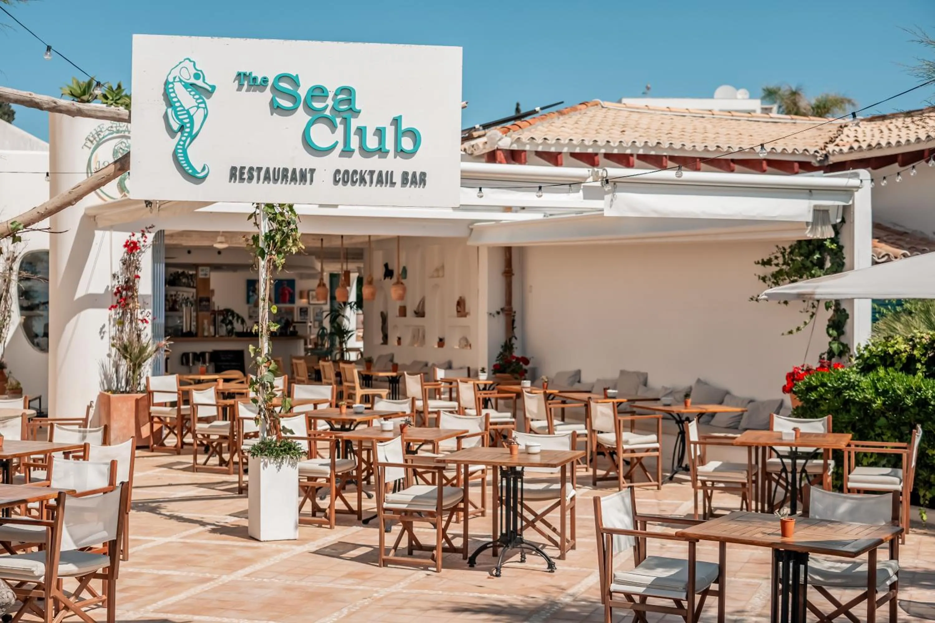 Restaurant/places to eat in The Sea Club