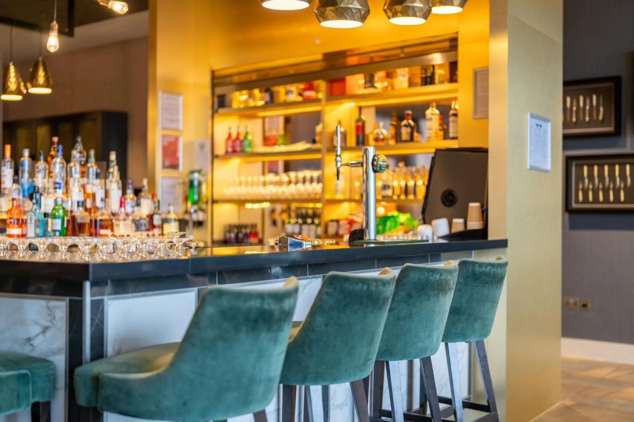 Restaurant/places to eat in Crowne Plaza Aberdeen Airport by IHG