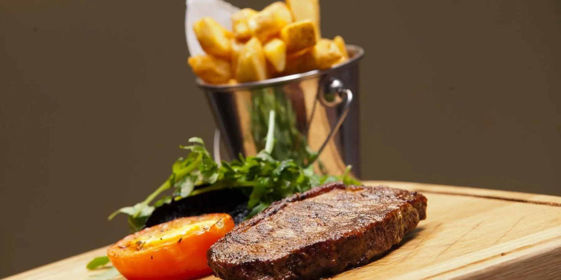 Restaurant/places to eat in Crowne Plaza Aberdeen Airport by IHG