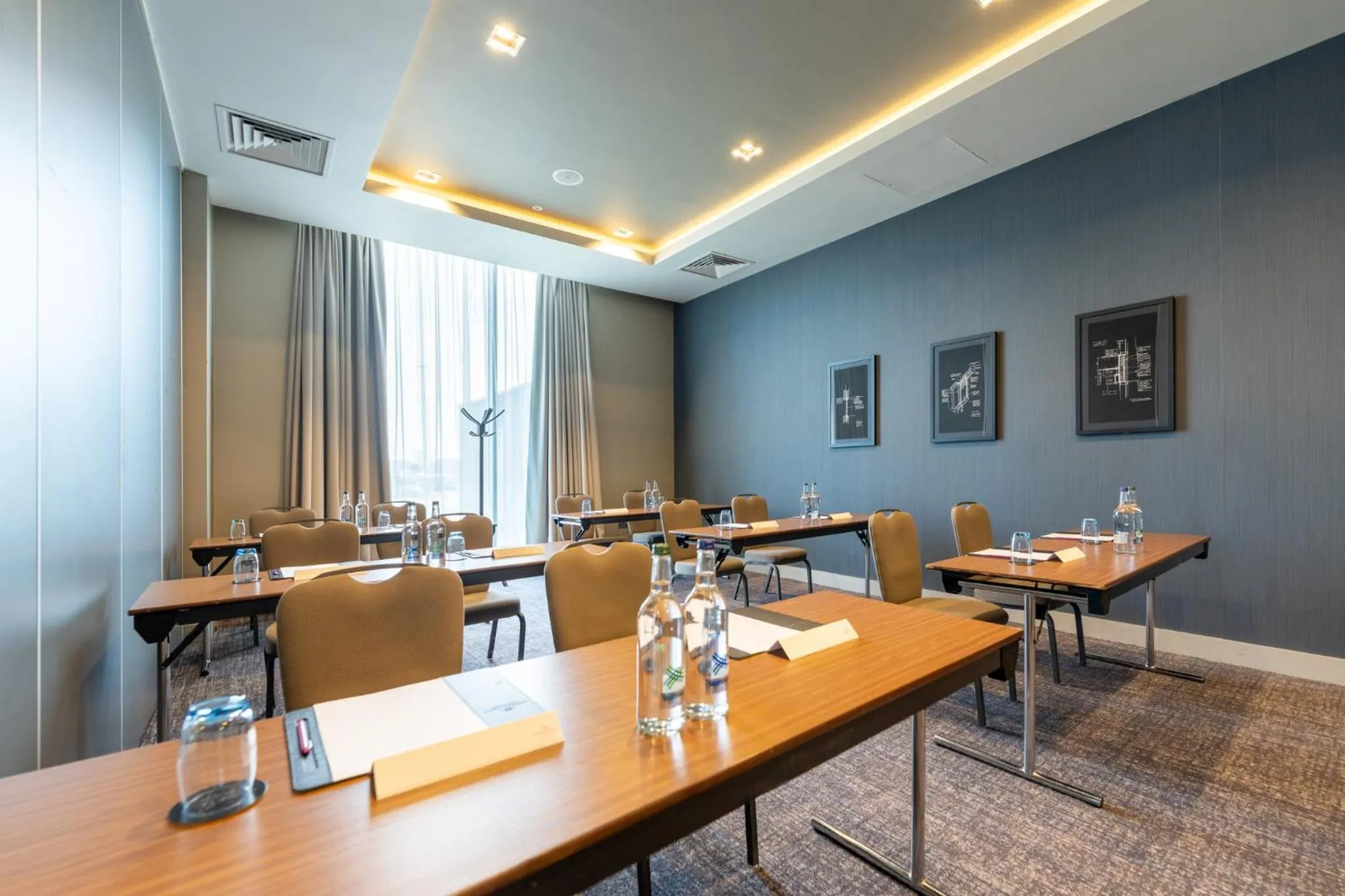 Meeting/conference room in Crowne Plaza Aberdeen Airport by IHG