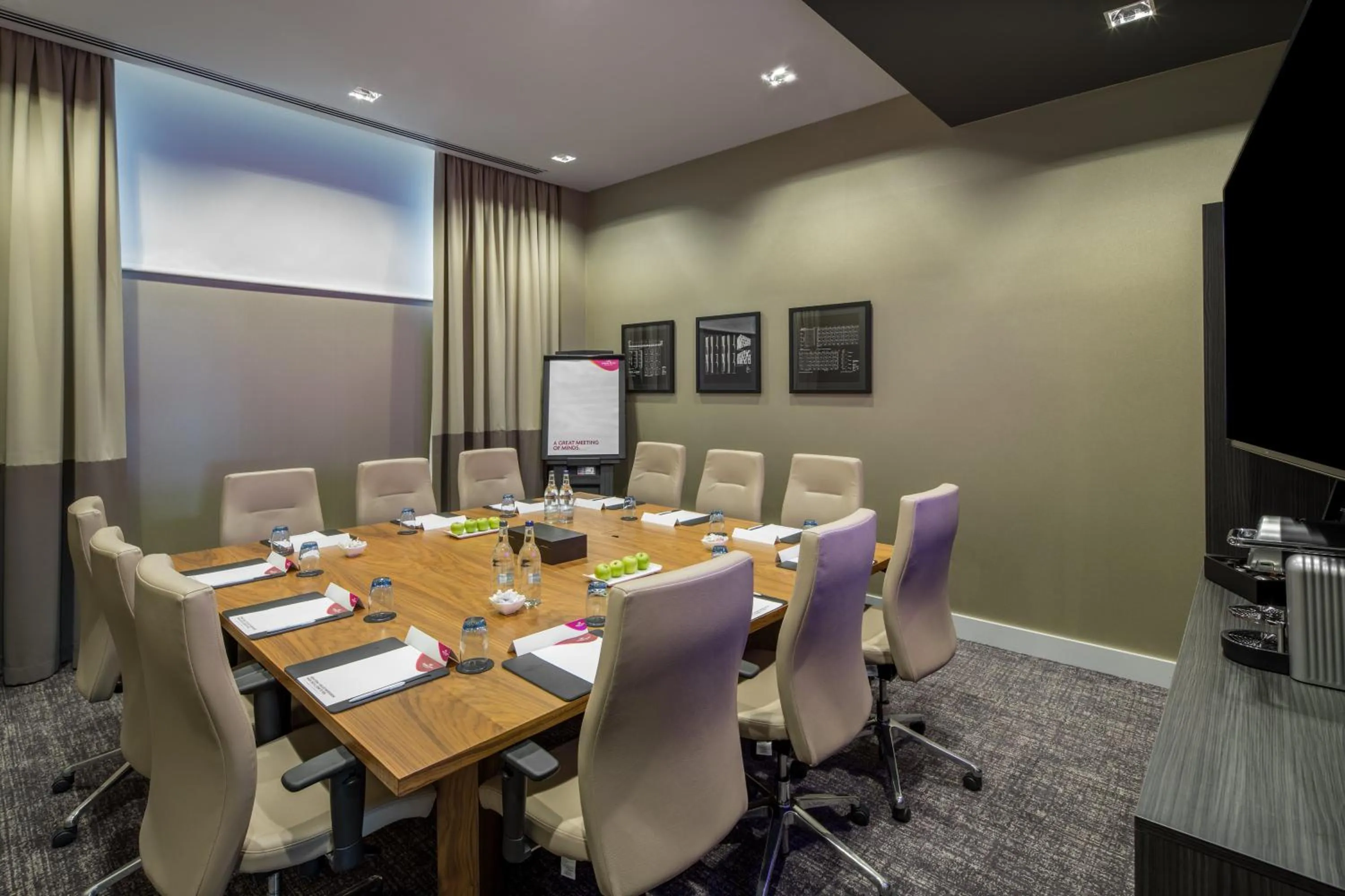 Meeting/conference room in Crowne Plaza Aberdeen Airport by IHG