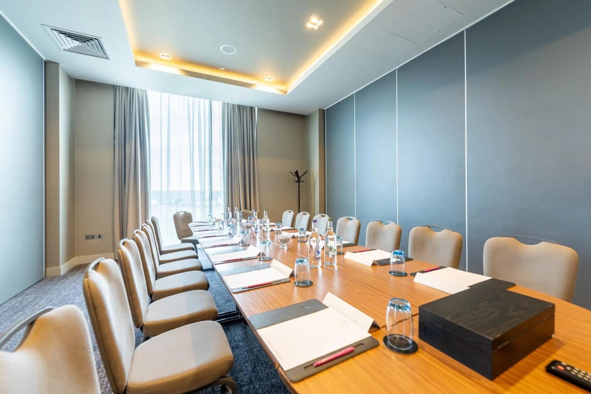 Meeting/conference room in Crowne Plaza Aberdeen Airport by IHG
