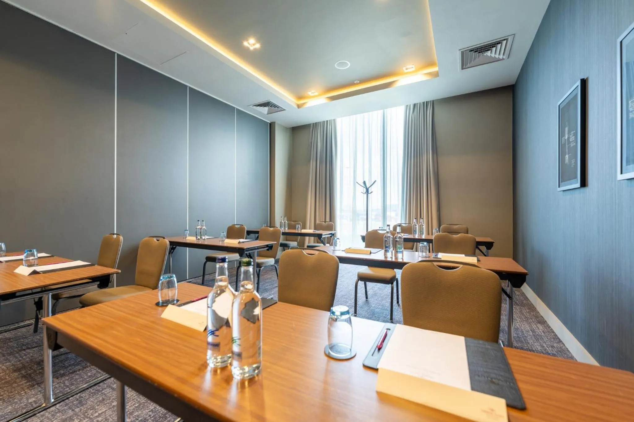 Meeting/conference room in Crowne Plaza Aberdeen Airport by IHG